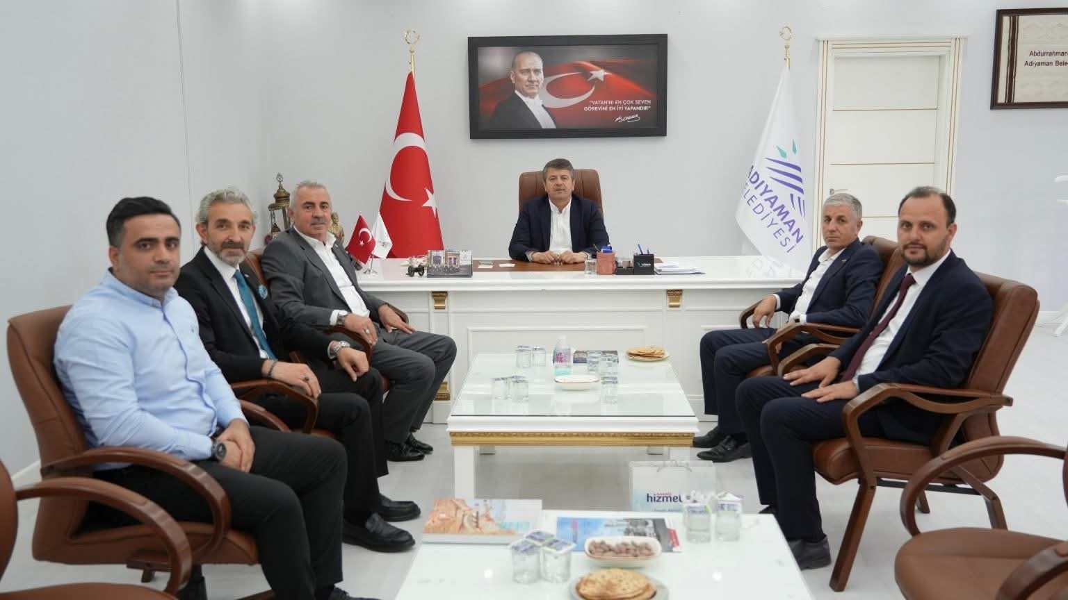 HİZMET-İŞ GENEL BAŞKANVEKİLİ ÖZDEMİR’DEN BELEDİYE İŞÇİLERİNE BİRLİK ÇAĞRISI