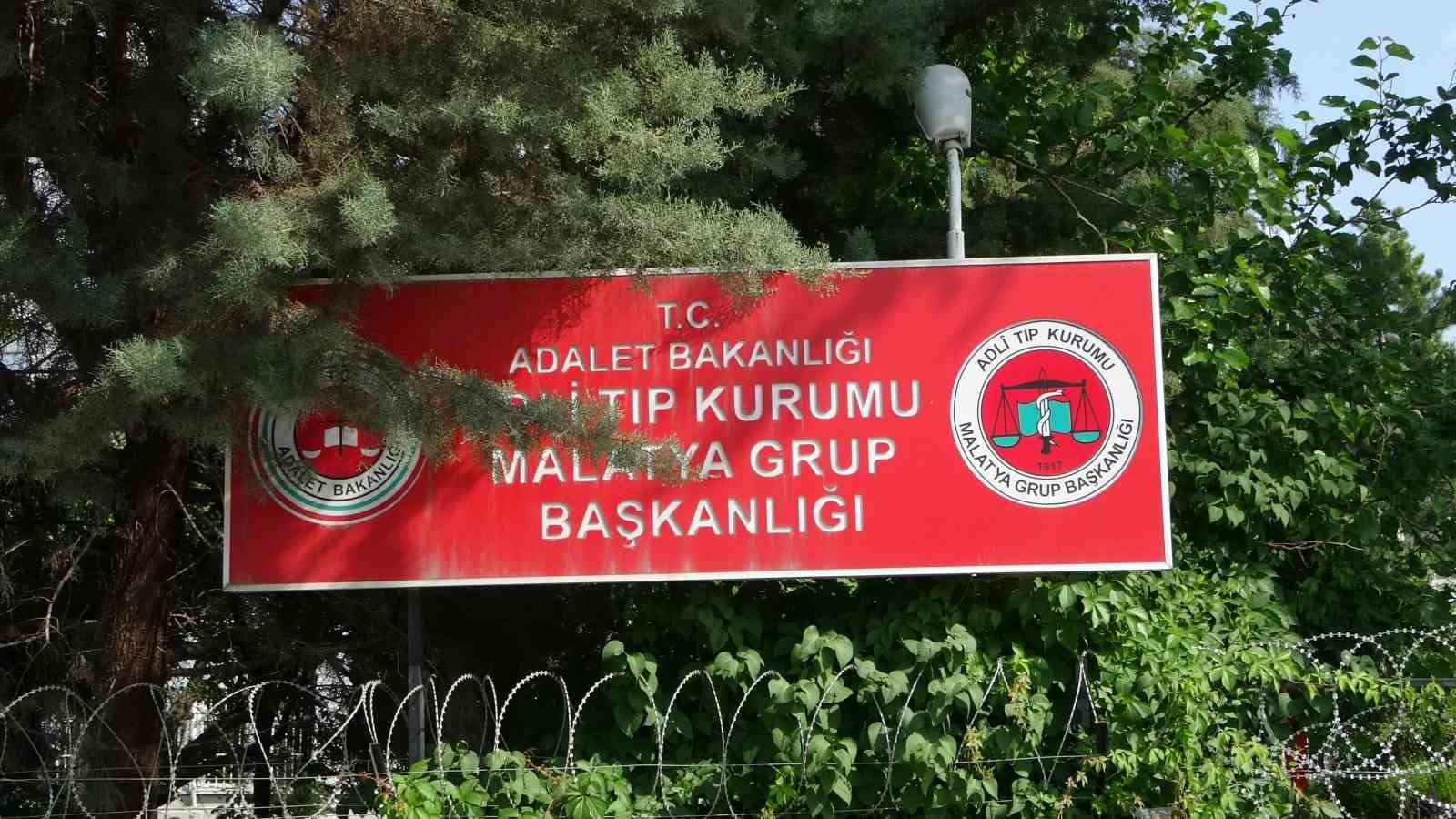 MALATYA’DA TRAKTÖR DEVRİLDİ: 1 ÖLÜ