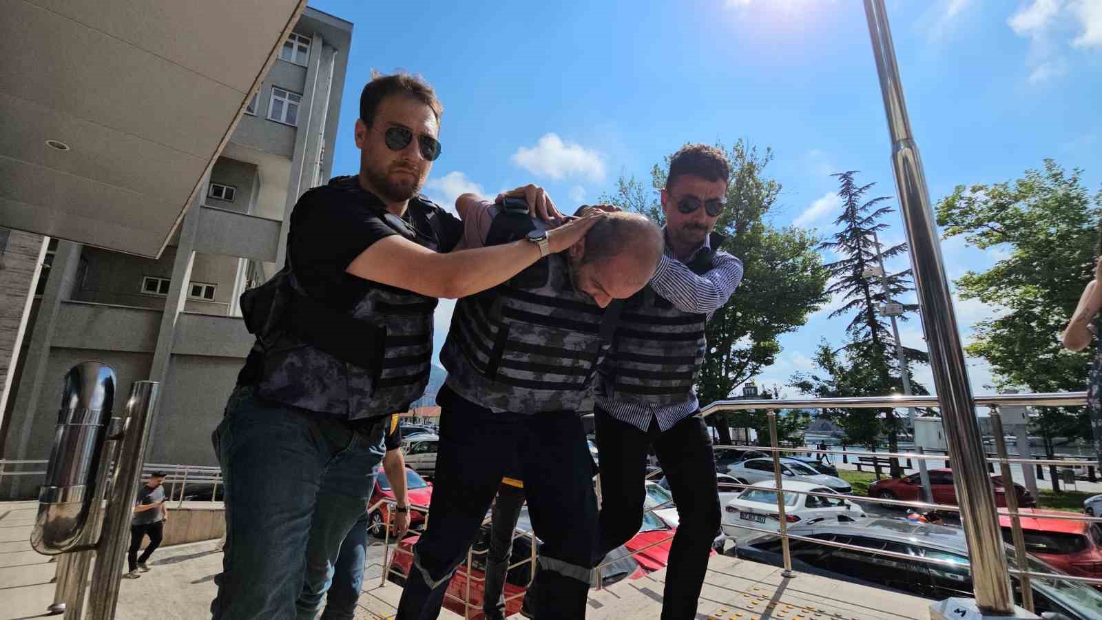 BIÇAKLI KAVGADA ARKADAŞINI ÖLDÜREN ZANLI TUTUKLANDI