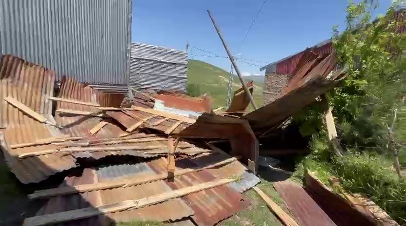 TEKMAN’DA DOĞAL AFET: SEL VE KASIRGA PEŞ PEŞE GELDİ