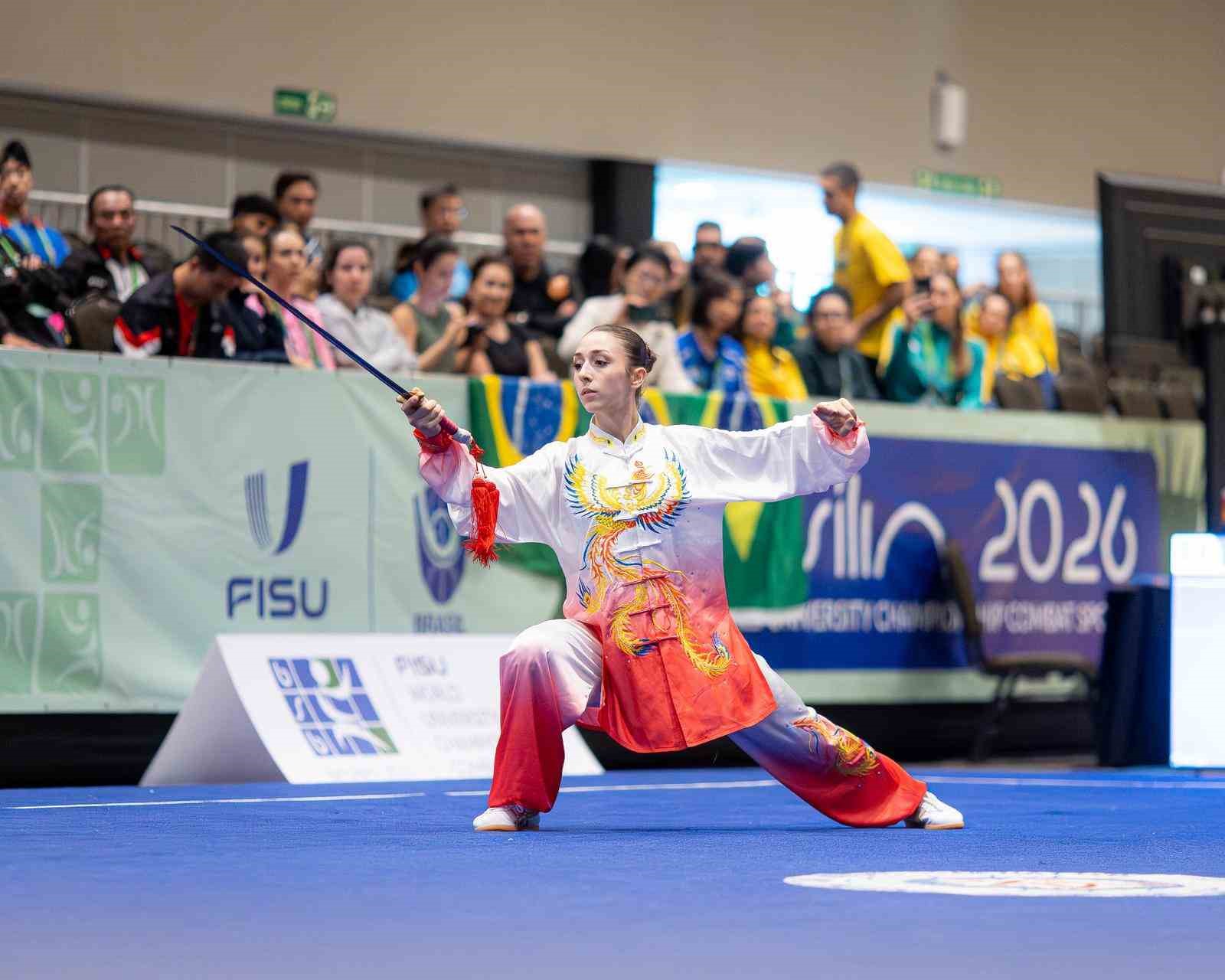 EGELİ SPORCU LİYNE NİSA AKGÜL’DEN ÇİFTE DÜNYA İKİNCİLİĞİ