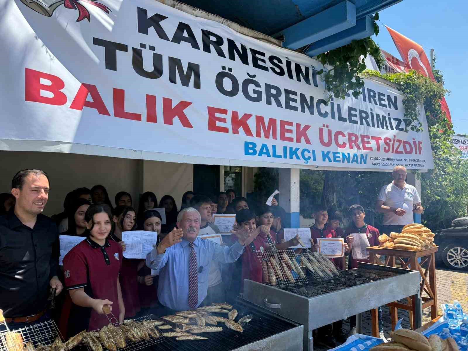 KARNE GÜNÜNDE ÖĞRENCİLERE ÜCRETSİZ 1 TON BALIK EKMEK