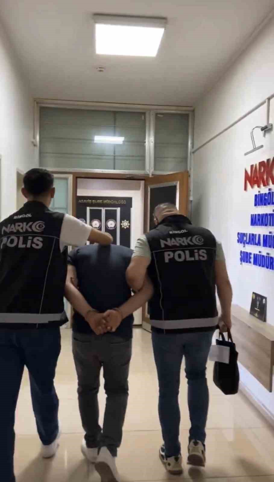 BİNGÖL’DE UYUŞTURUCU TACİRİ TUTUKLANDI
