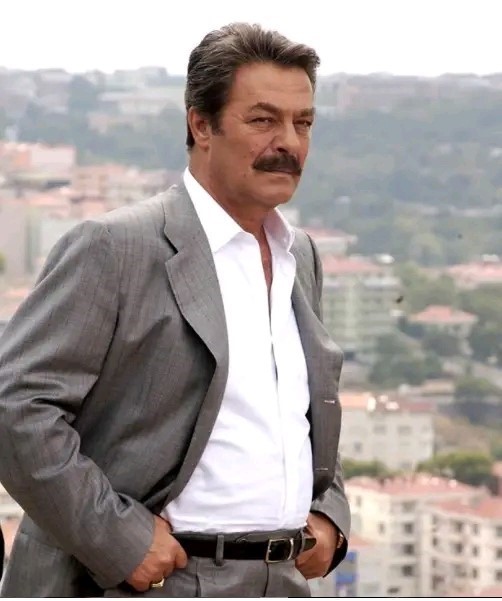 USTA OYUNCU KADİR İNANIR HAYATINI KAYBETTİ
