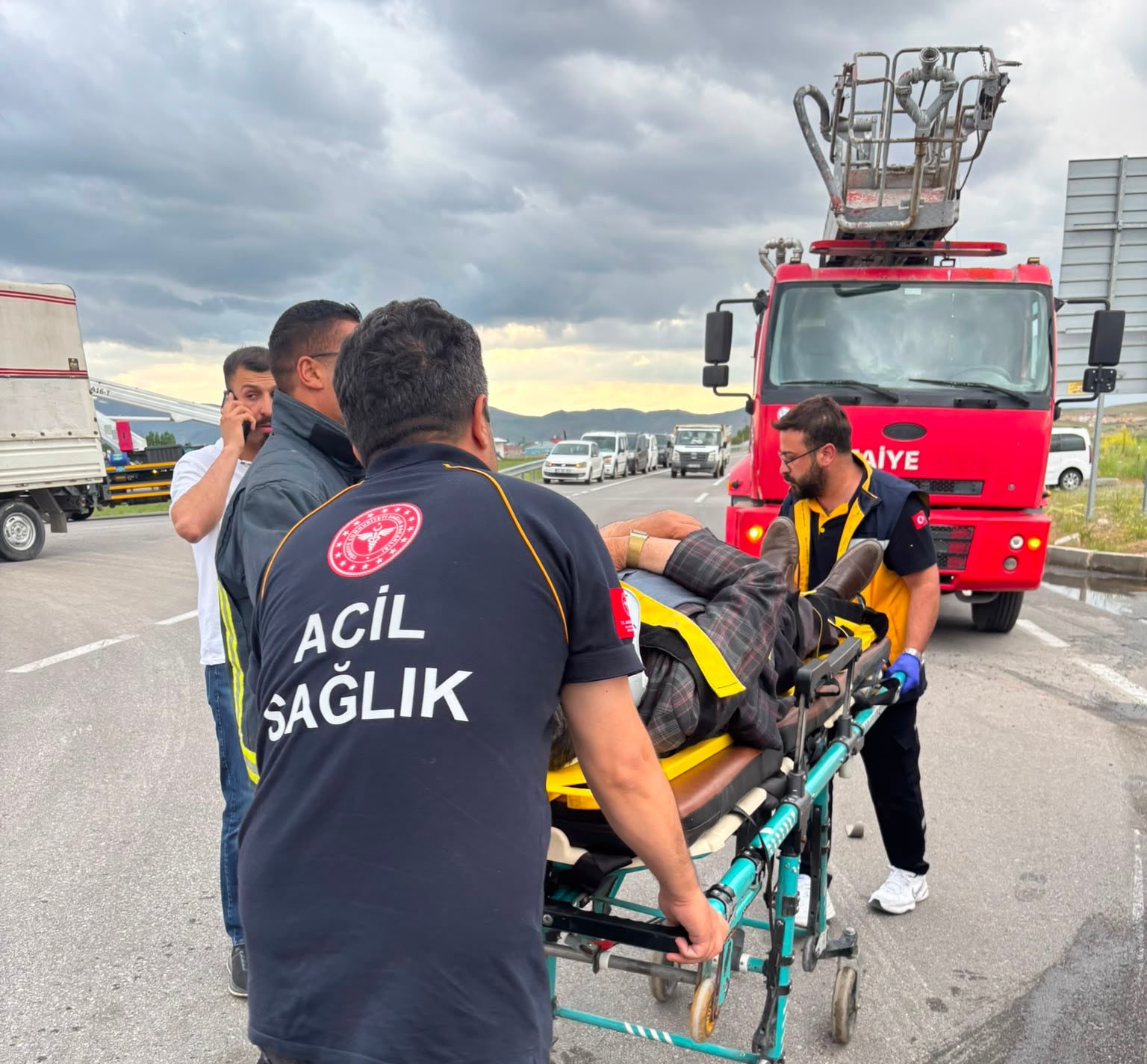ÇALDIRAN’DA TRAFİK KAZASI: 3 YARALI
