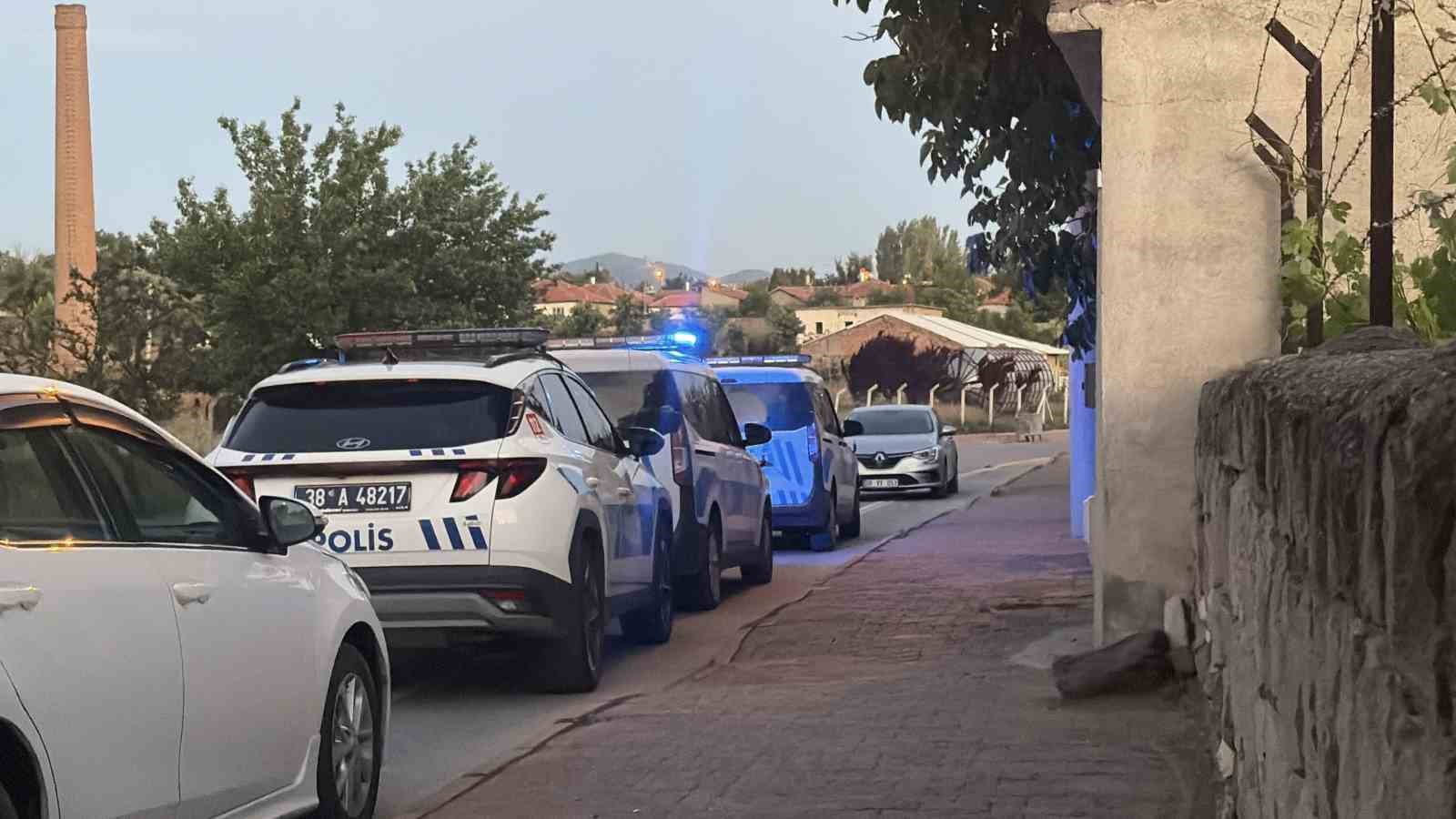KAYSERİ’DE 72 YAŞINDAKİ BİR KADIN İNTİHAR ETTİ