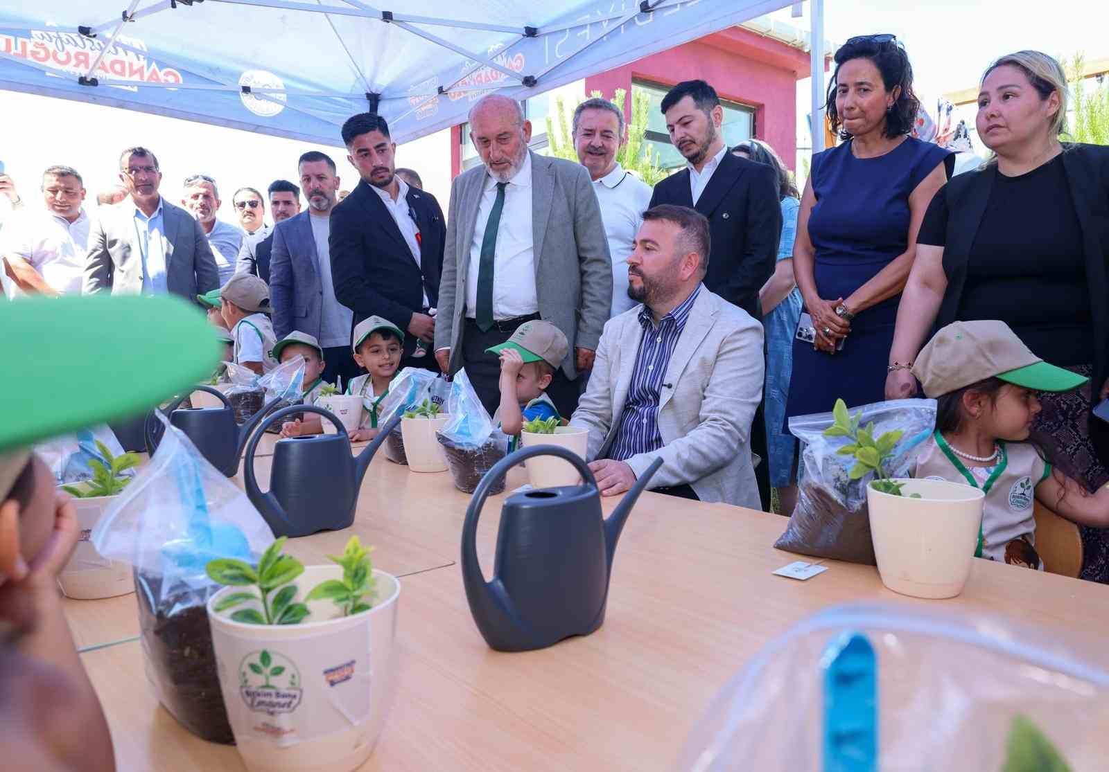 ARNAVUTKÖY’DE ÇOCUKLARI DOĞAYLA BULUŞTURAN "BİTKİM BANA EMANET" PROJESİNİ HAYATA GEÇİRİLDİ