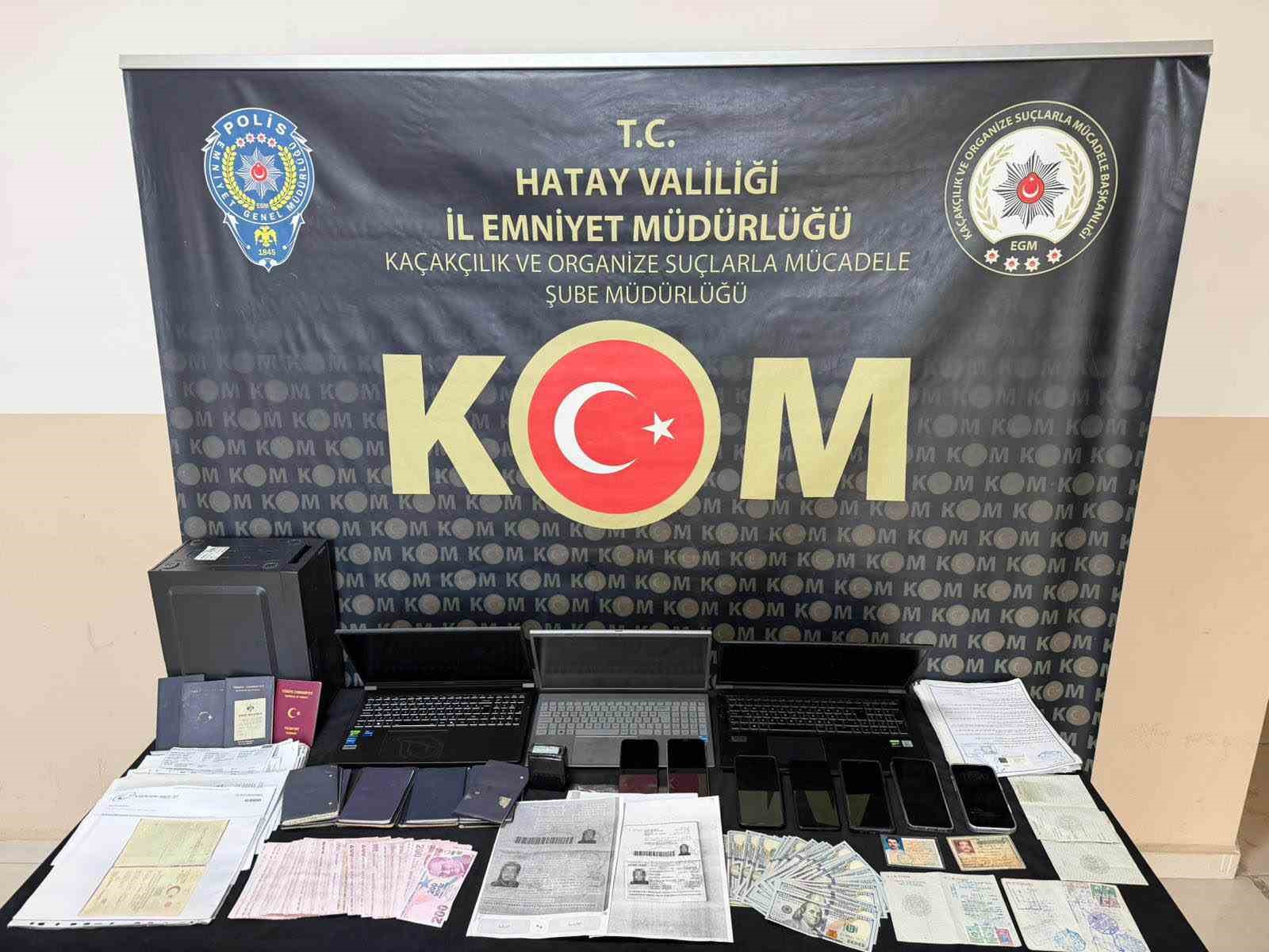 AYAK BİLE BASMADIKLARI ÜLKELERDE YILLARCA ÇALIŞMIŞ GİBİ GÖSTERİLEN ŞAHISLARI SAHTE BELGELERLE EMEKLİ EDEN ÇETEYE OPERASYON