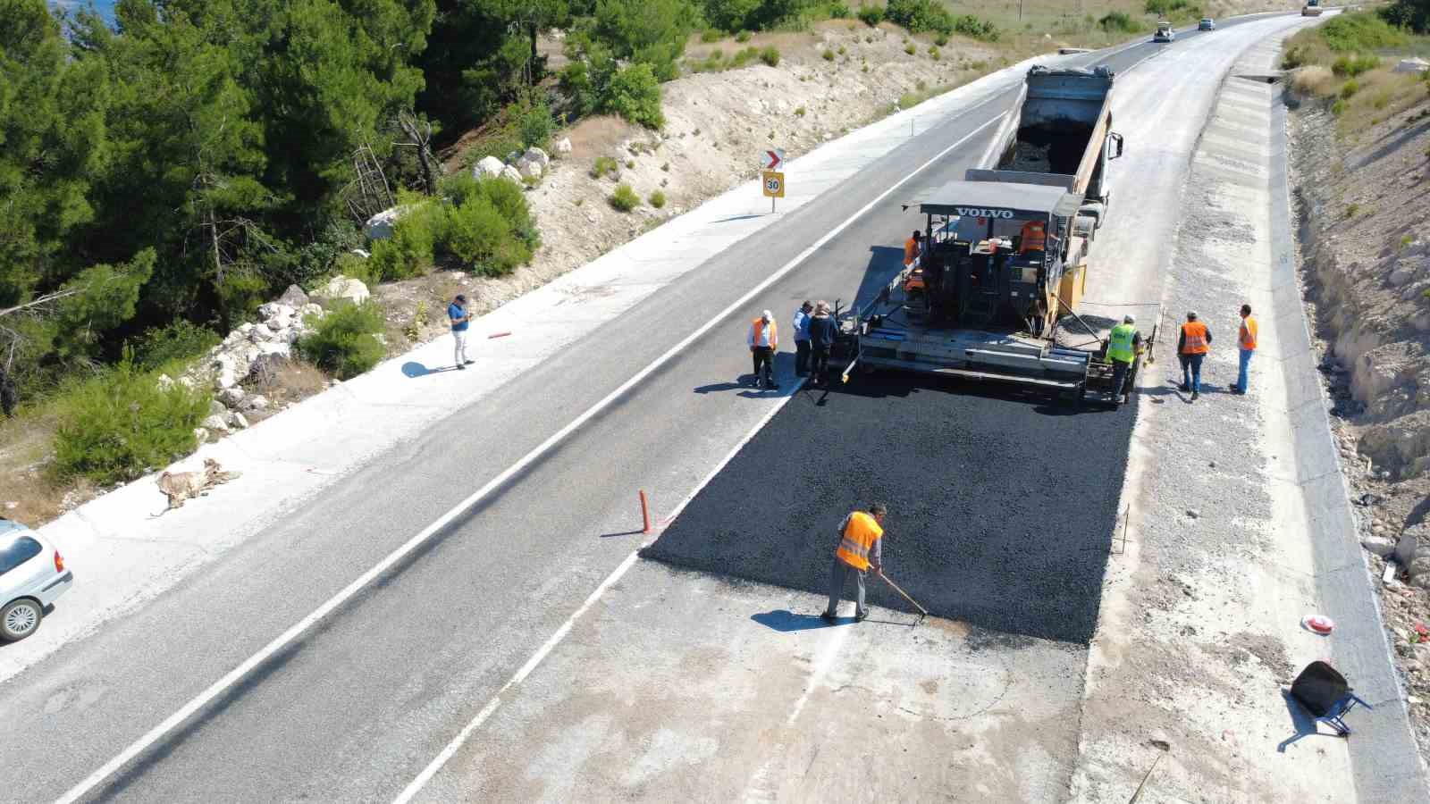 DEMİRCİ’DE ULAŞIM YATIRIMLARI HIZ KAZANDI