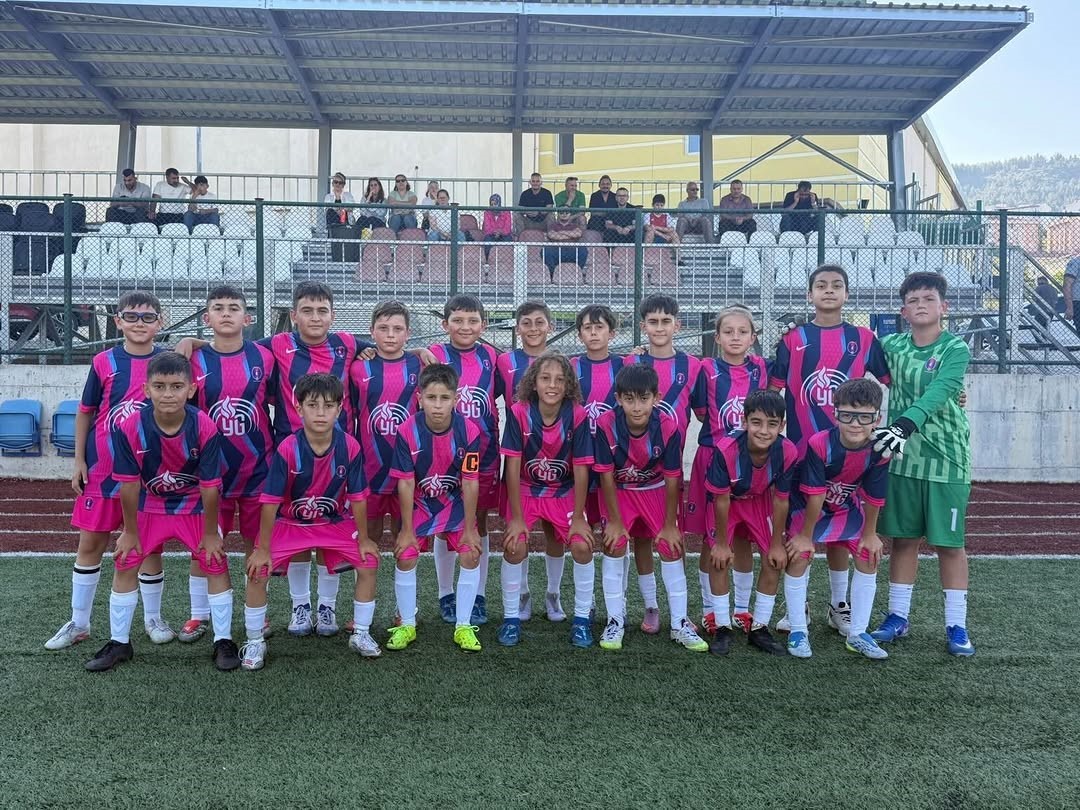 4 EYLÜLSPOR ADINI YARI FİNALE YAZDIRDI