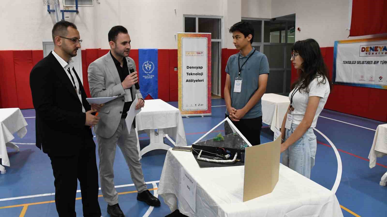 YOZGAT’TA DENEYAP ATÖLYELERİNDE GENÇLER PROJELERİNİ TANITTI