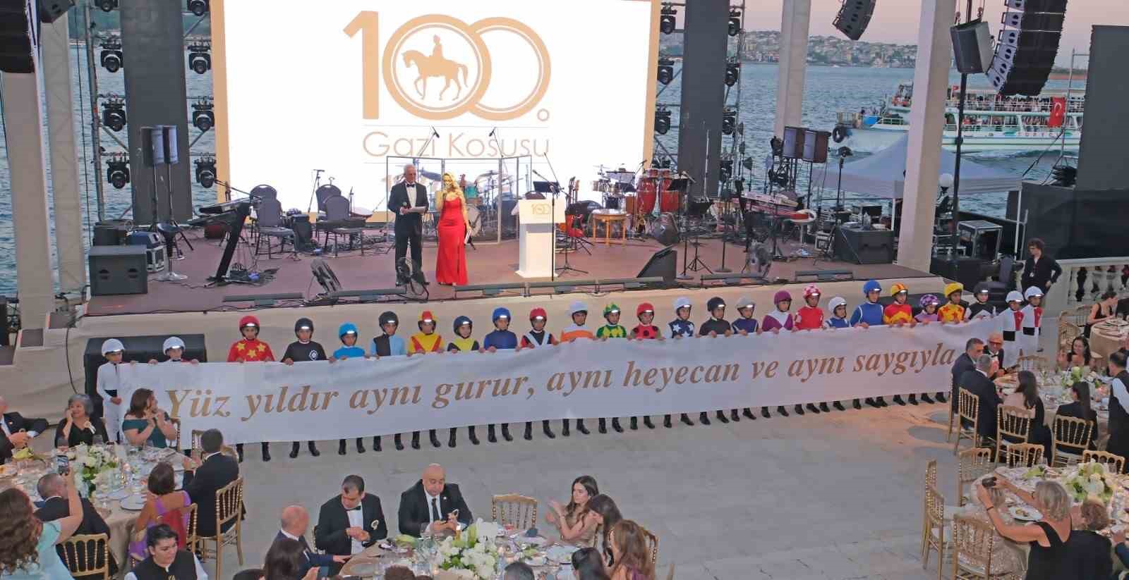 100. GAZİ KOŞUSU RESEPSİYONU’NDA GÖRKEMLİ KUTLAMA