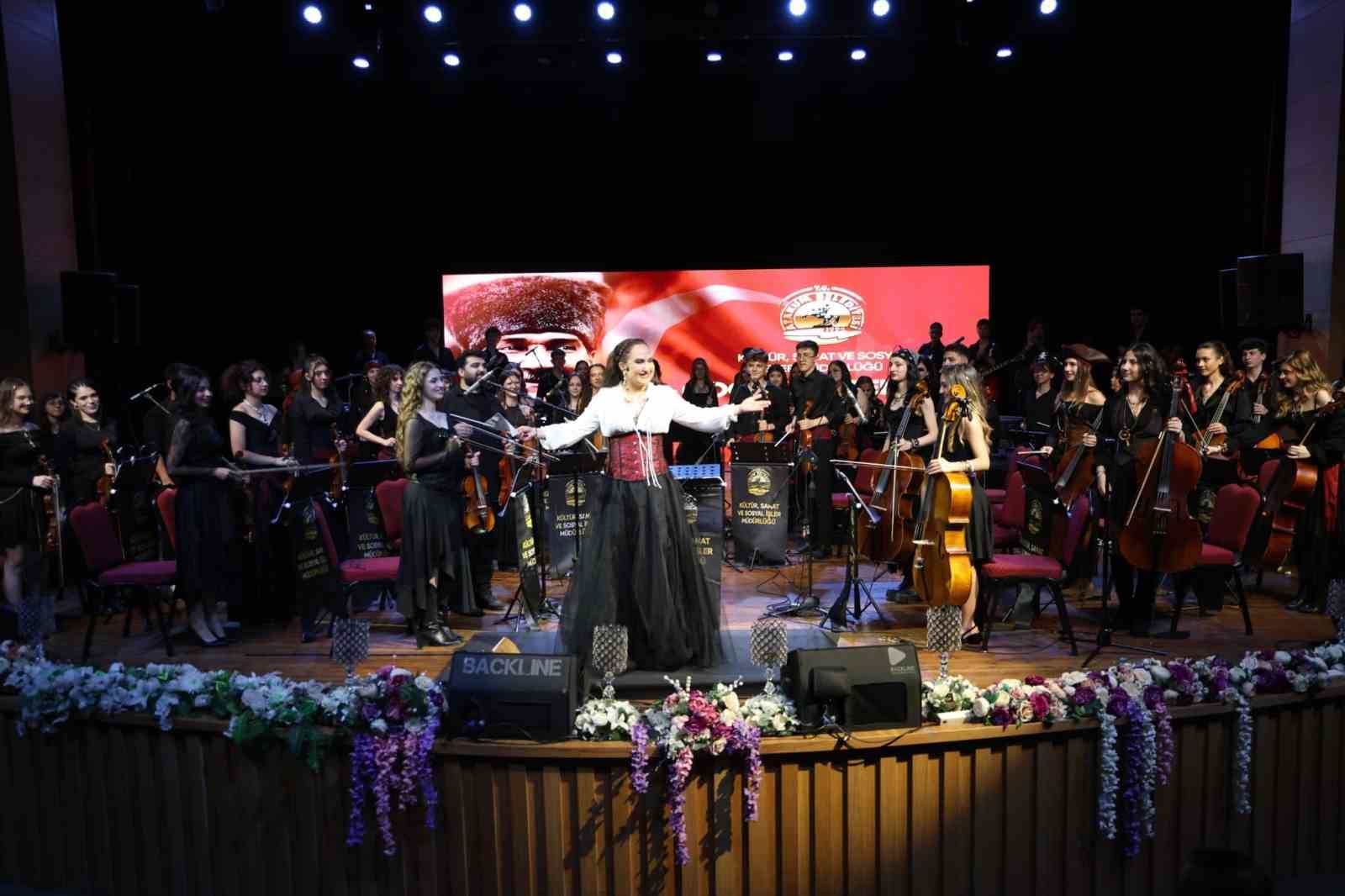 ATAKUM’DA ÇOCUK VE GENÇLİK ORKESTRASI, ATA SAHNE’DE İLK KONSERİNİ VERDİ