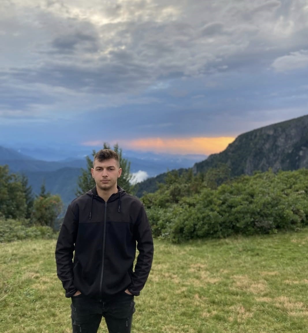 ALACAK MESELESİNDE SİLAHLA YARALANAN GENÇ HAYATINI KAYBETTİ