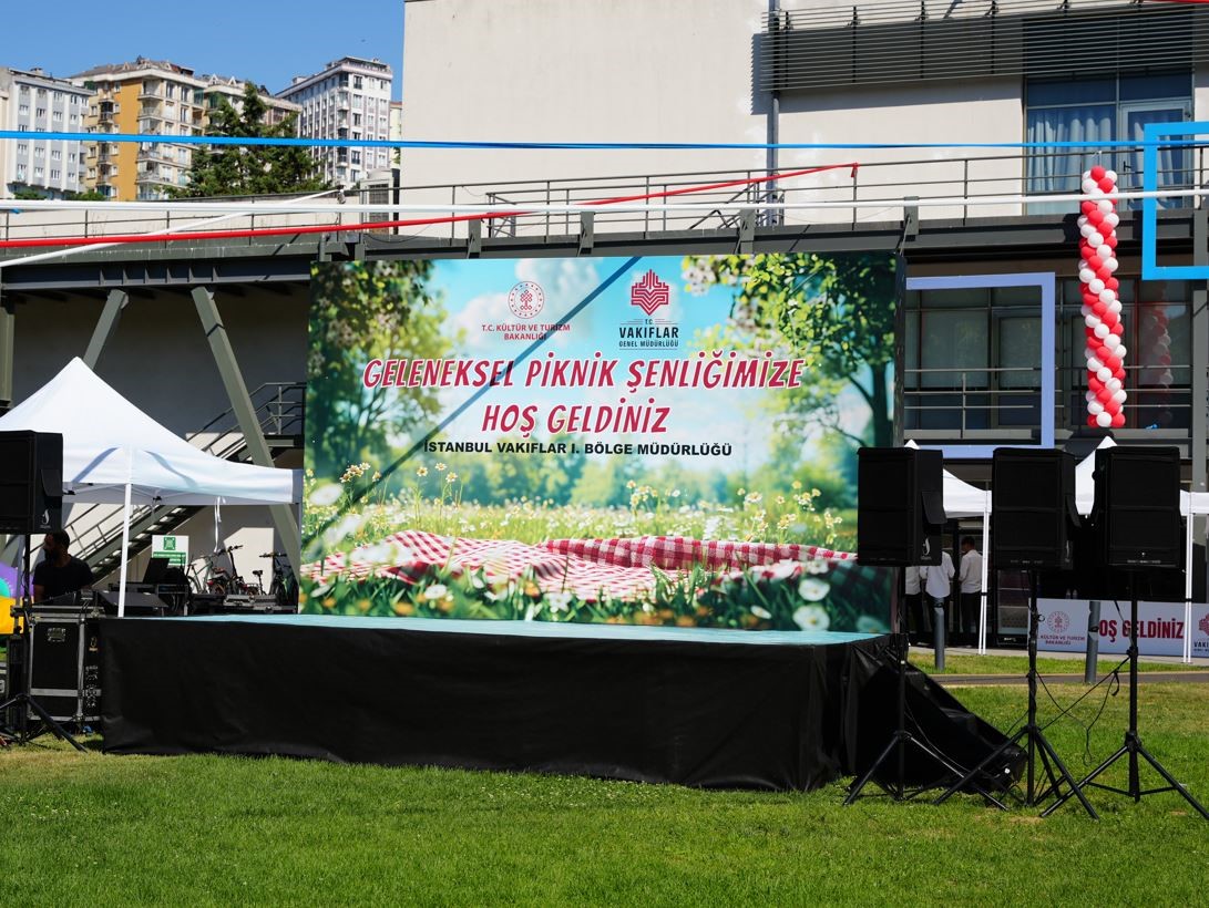 VAKIFLAR GENEL MÜDÜRLÜĞÜ, 100 ÖĞRENCİ VE AİLELERİNE ÖZEL GELENEKSEL PİKNİK PROGRAMI DÜZENLEDİ