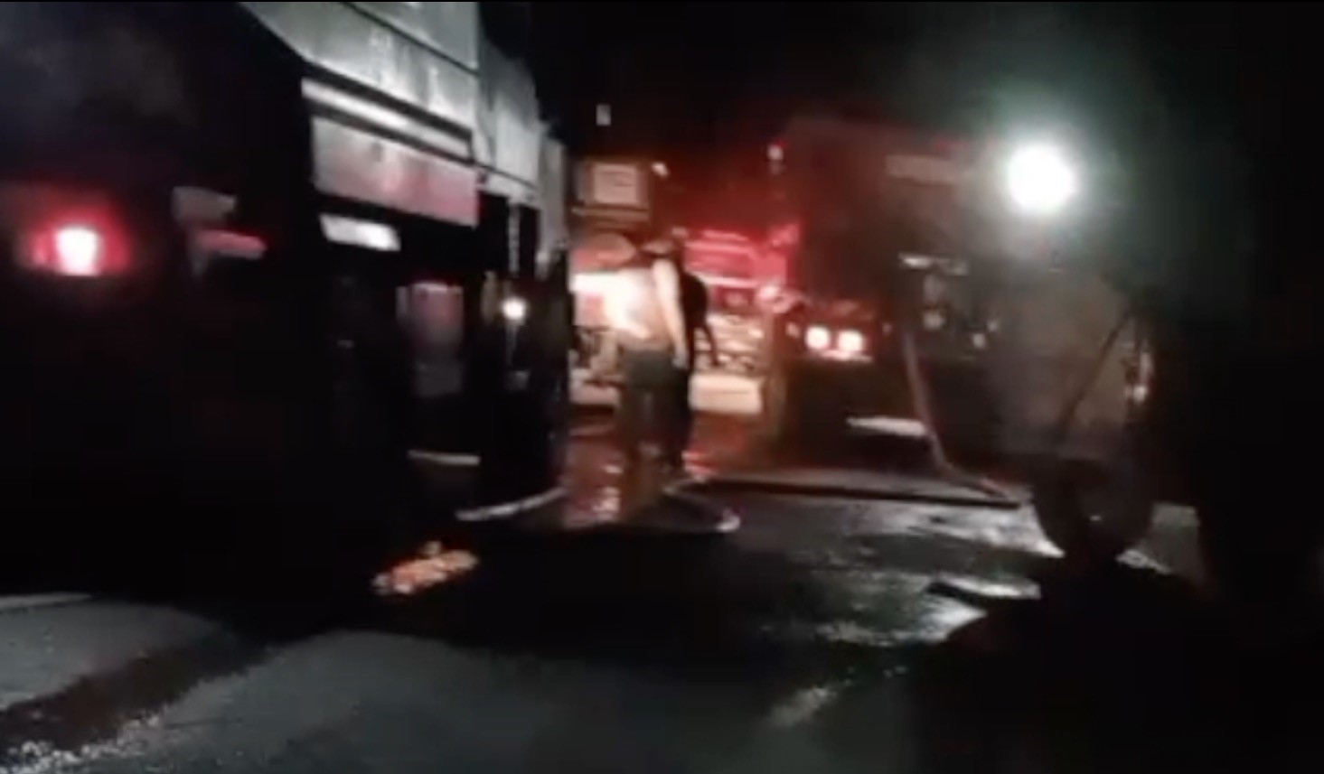 AYVALIK’TA FISTIK ÇAMI ARAZİSİNDE ÇIKAN YANGIN ORMANA SIÇRADI