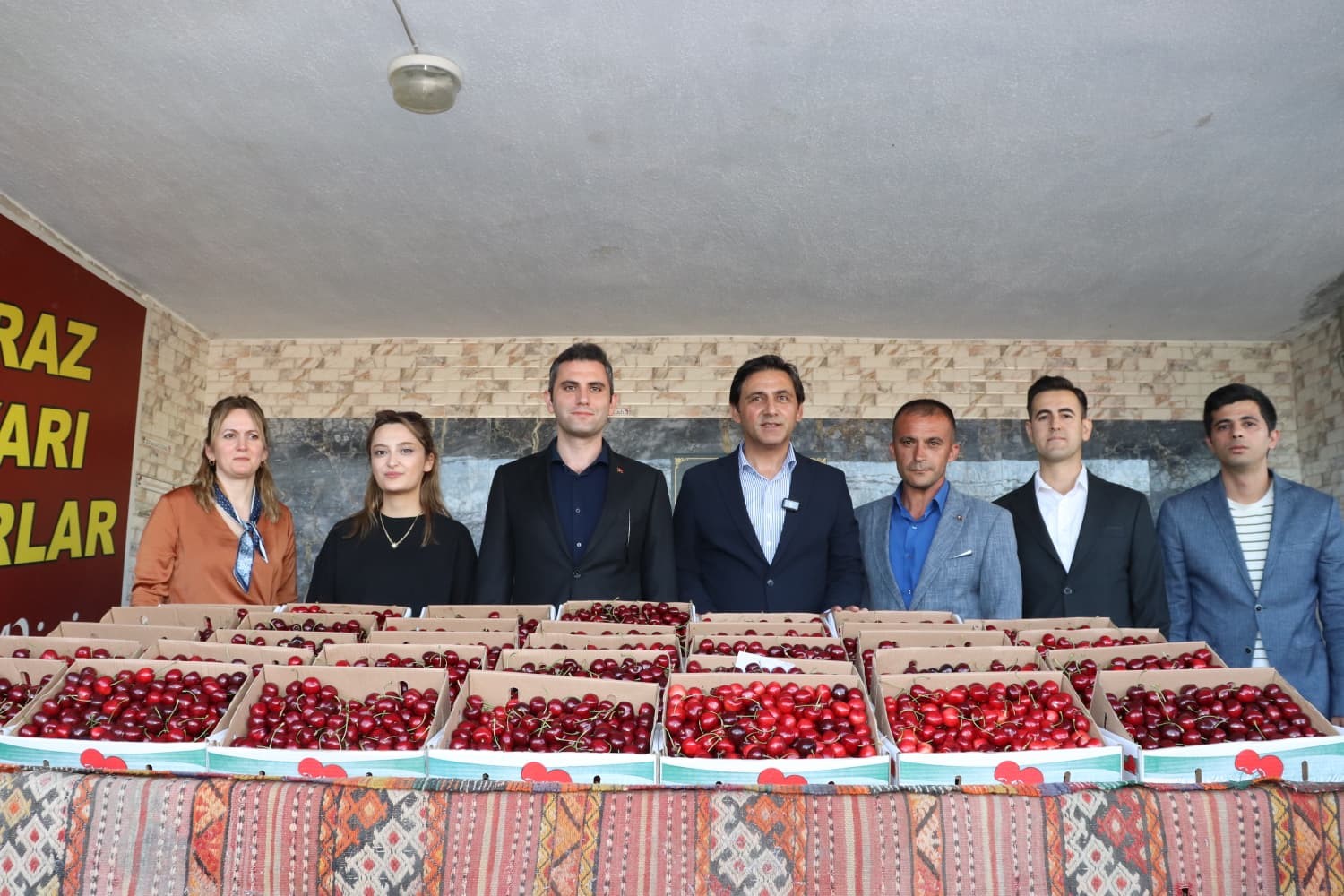 SELENDİ’DE KİRAZIN EN İYİSİ SEÇİLDİ