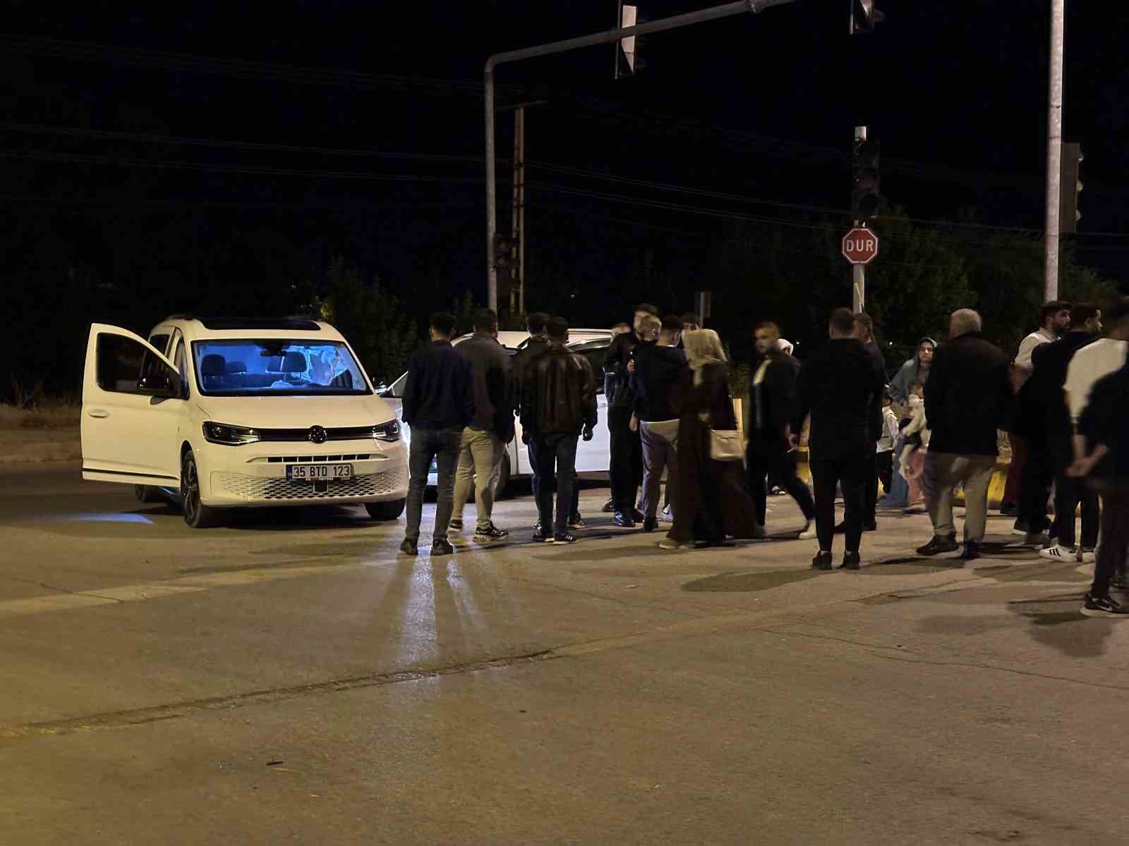 HASKÖY’DE İKİ OTOMOBİL ÇARPIŞTI: YARALANAN OLMADI