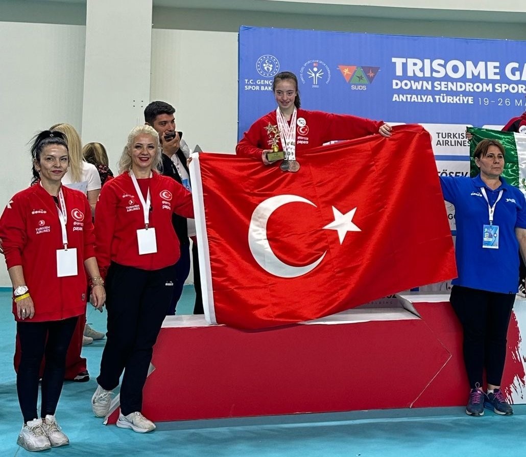 AZMİN, İNANCIN VE BAŞARININ ADI: SÜMEYYE URUK