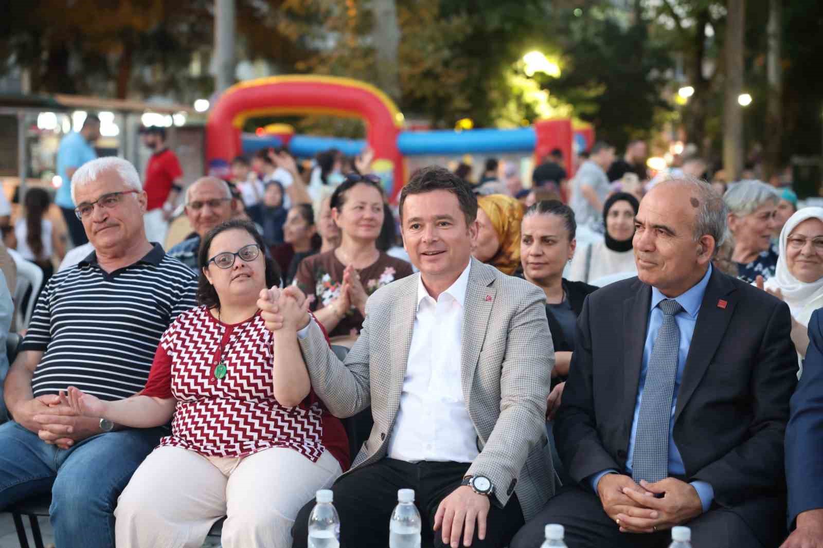 BAŞKAN ERKAN AYDIN ŞENLİK COŞKUSUNA ORTAK OLDU