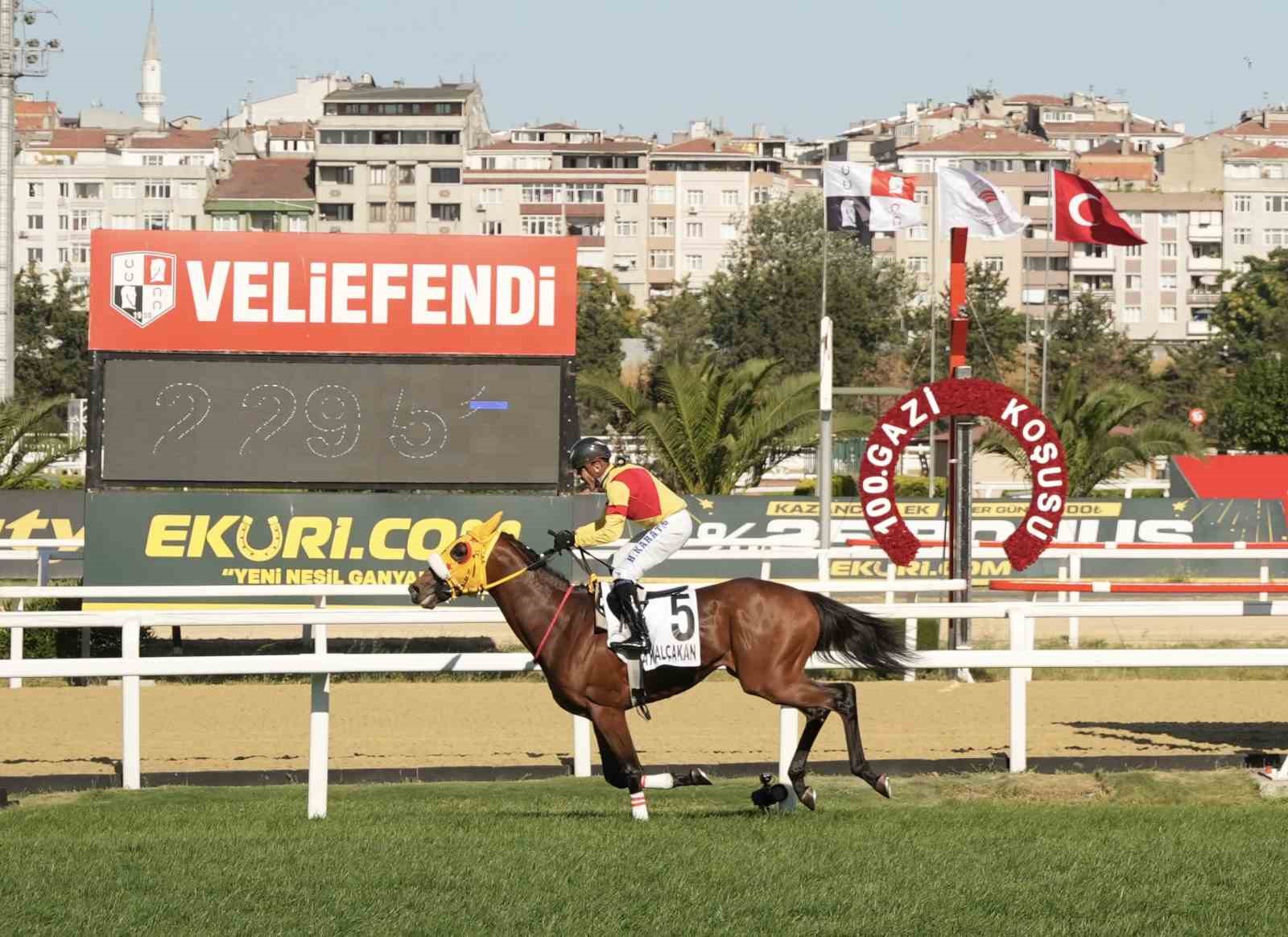 100. GAZİ KOŞUSU’NU HALİS KARATAŞ İLE BAY NALÇAKAN KAZANDI