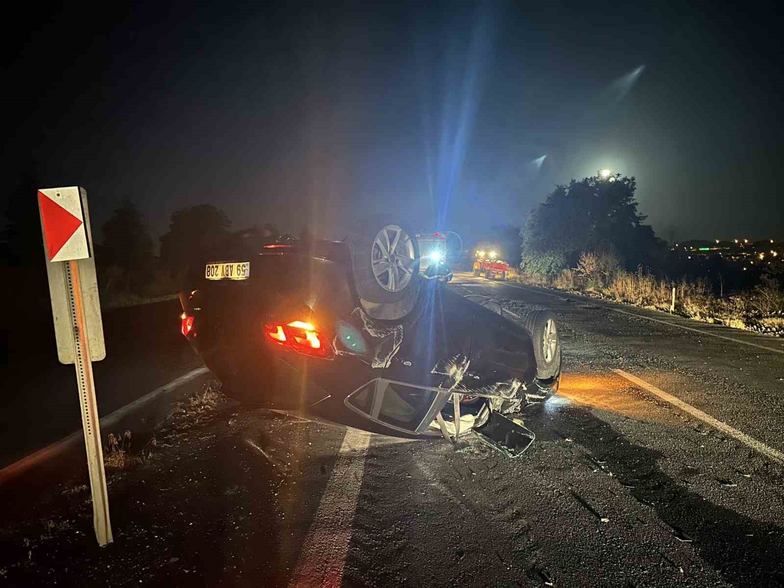 RÖMORKA ÇARPAN OTOMOBİL TAKLA ATTI: 1 YARALI