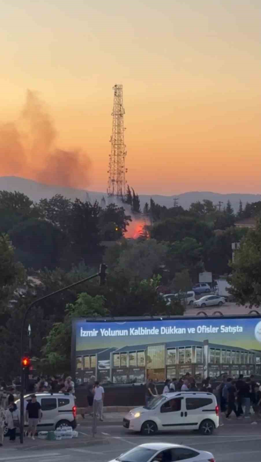 KONSER ALANI YAKININDA ÇIKAN YANGIN PANİK YAŞATTI
