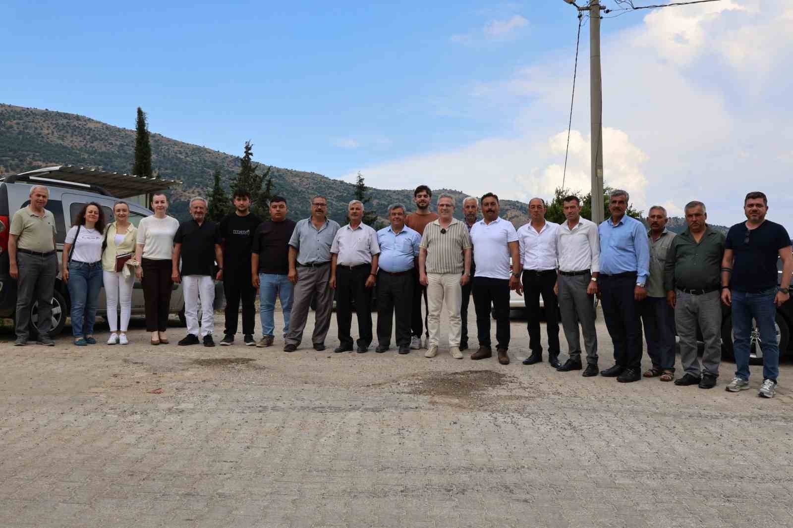BAŞKAN TETİK: "HİZMET ATAĞI MERKEZDEN KÖYLERE YAYILIYOR"