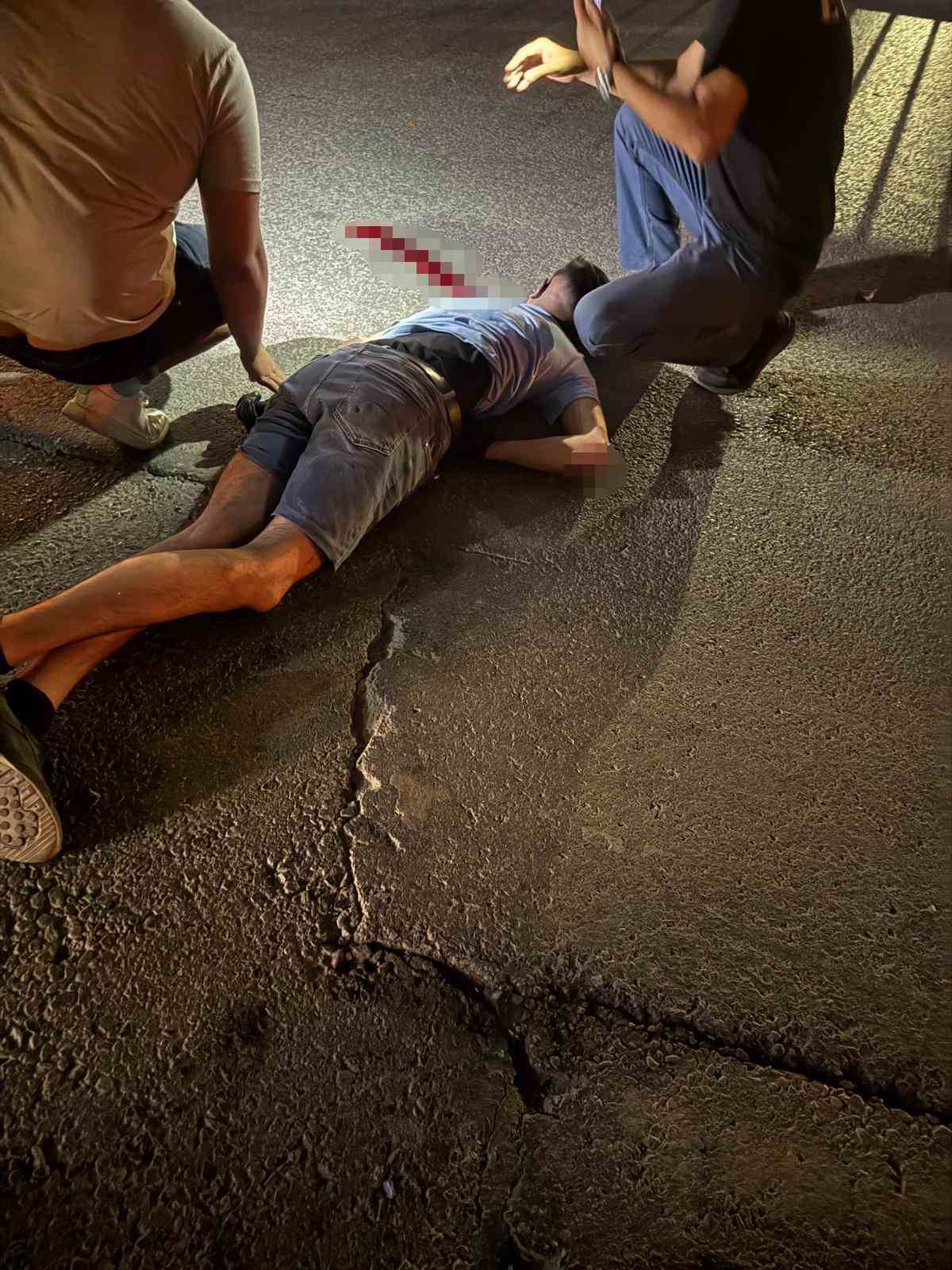 KOCAELİ’DE YAYAYA MOTOSİKLET ÇARPTI: 2 AĞIR YARALI