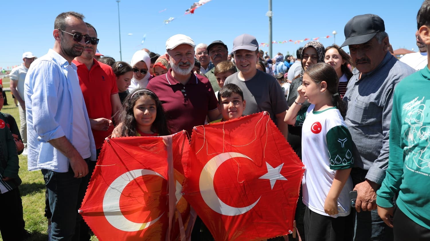 BAŞKAN ÇOLAKBAYRAKDAR’DAN YAZ BOYUNCA DAHA FAZLA ETKİNLİK MÜJDESİ