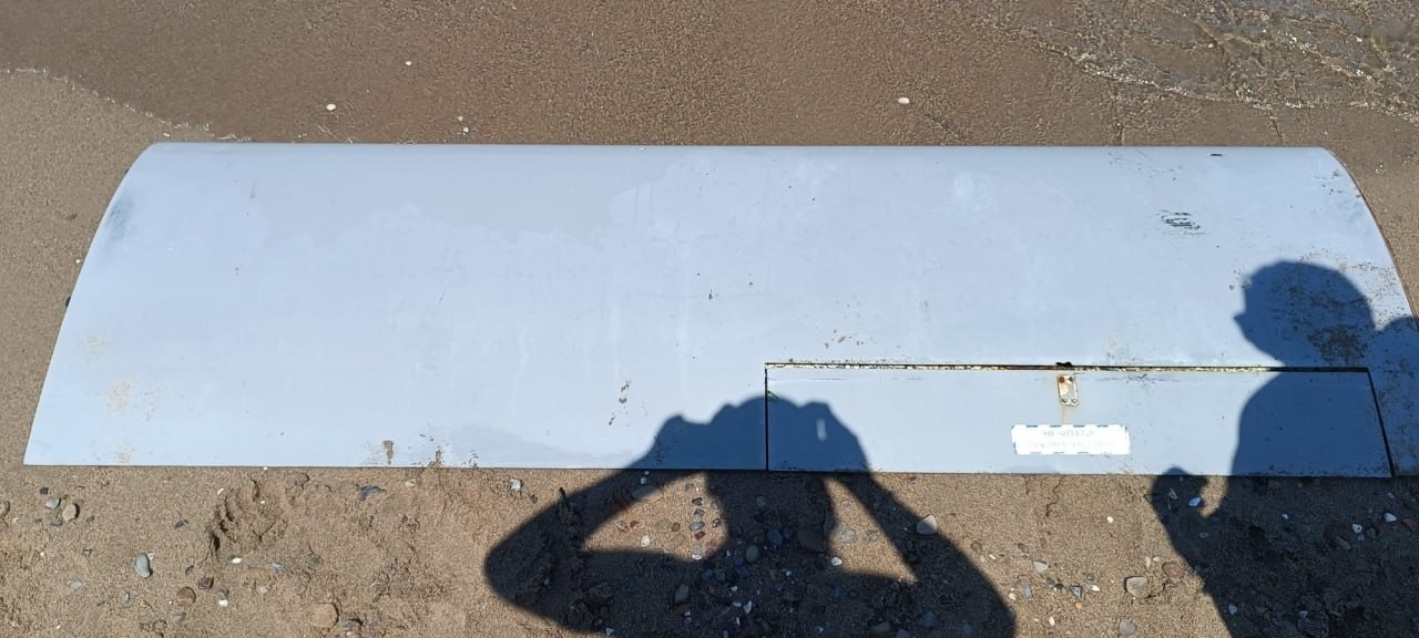 SAKARYA’DA SAHİLE DRON PARÇASI VURDU