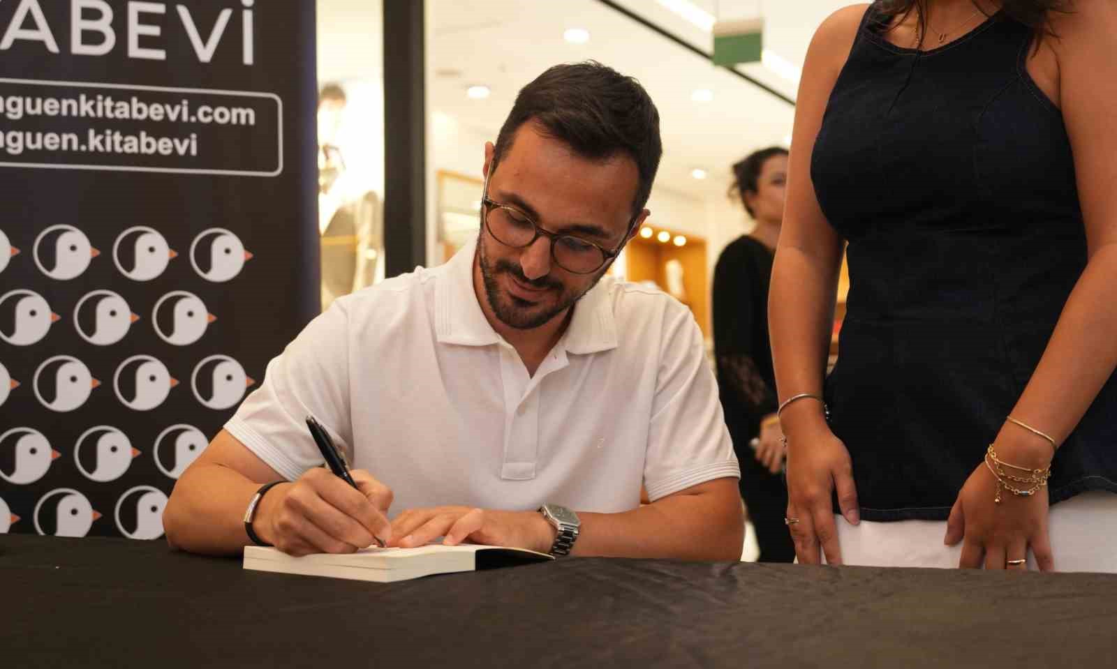 MALTEPE’DE YAZAR CANER KALDI OKURLARIYLA BULUŞTU