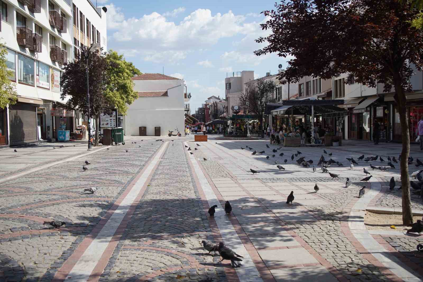 EDİRNE SICAKTAN KAVRULDU: CADDE VE SOKAKLAR BOŞ KALDI