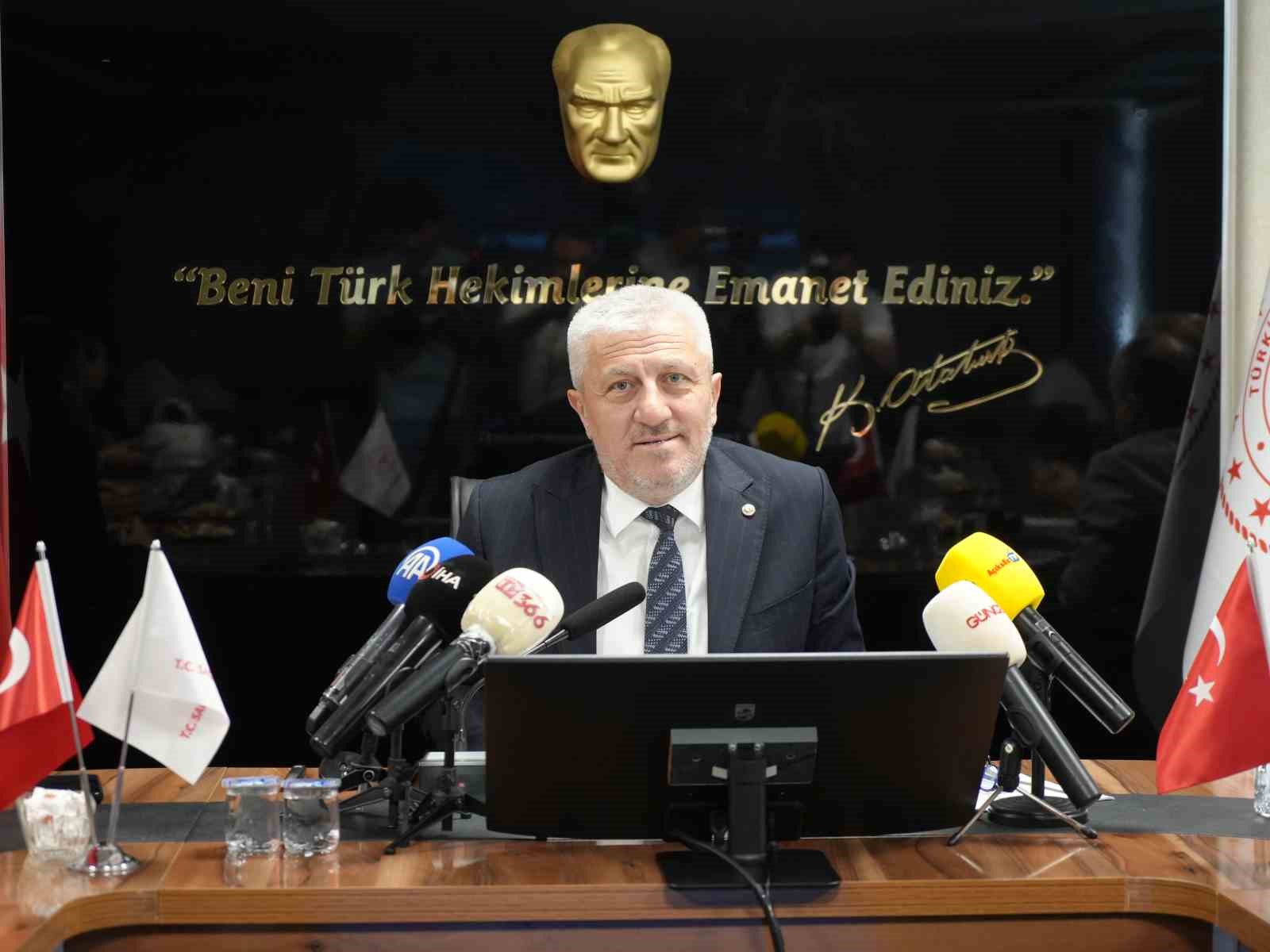 KASTAMONU İL SAĞLIK MÜDÜRÜ DR. YAVUZYILMAZ: "HERHANGİ BİR HASTANENİN KAPATILMASI YA DA TABELASININ İNDİRİLMESİ SÖZ KONUSU DEĞİLDİR"