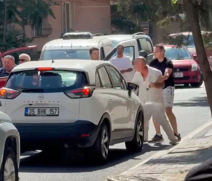 ÇORLU’DA YOL VERME KAVGASI KAMERADA