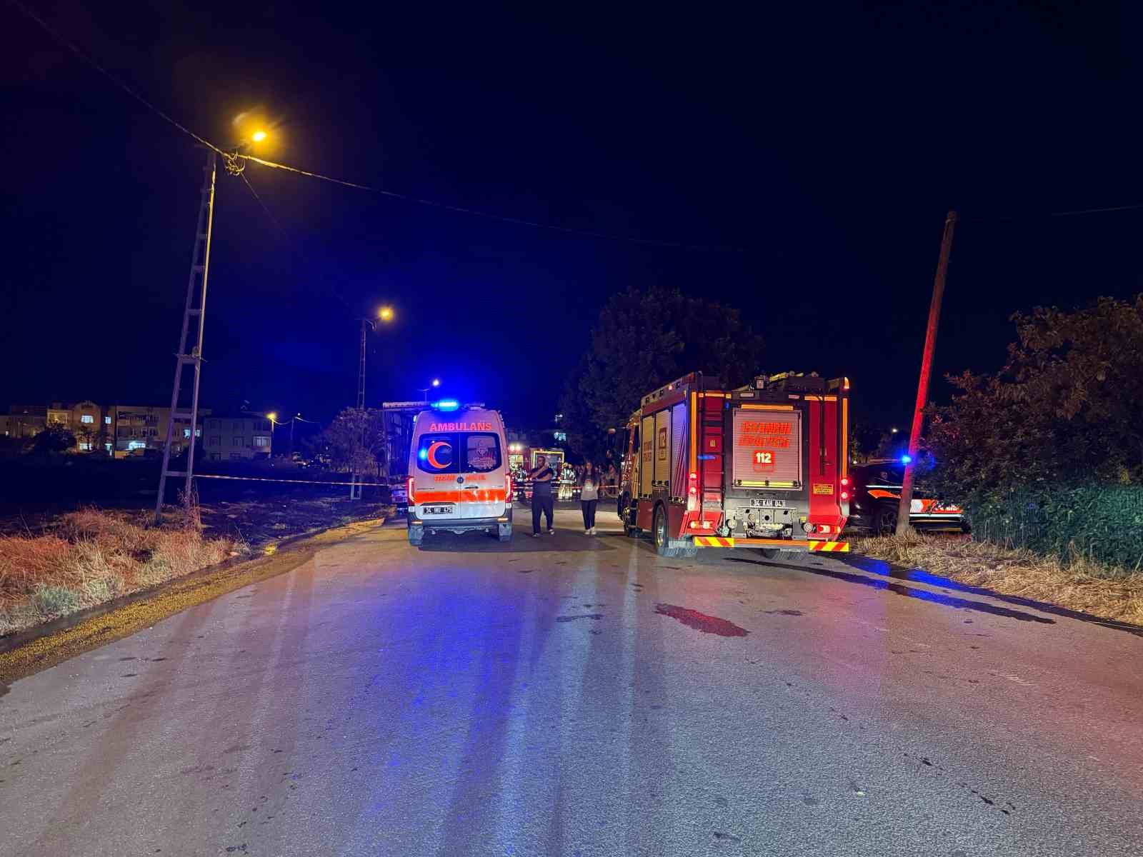 BÜYÜKÇEKMECE’DE PARK HALİNDEKİ TIR YANDI