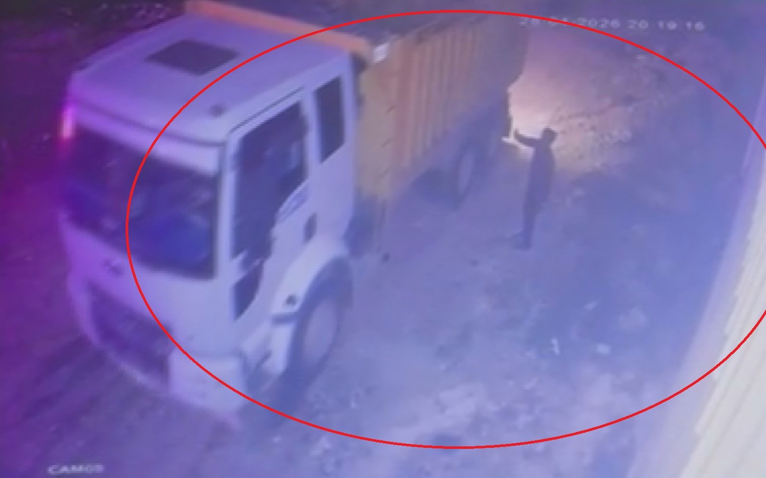 ARAZİSİNE MOLOZ DÖKEN KAMYONLARI KAMERAYLA YAKALAYAN ESNAF ‘YANLIŞLIKLA DÖKTÜK’ SÖZLERİYLE NEYE UĞRADIĞINI ŞAŞIRDI