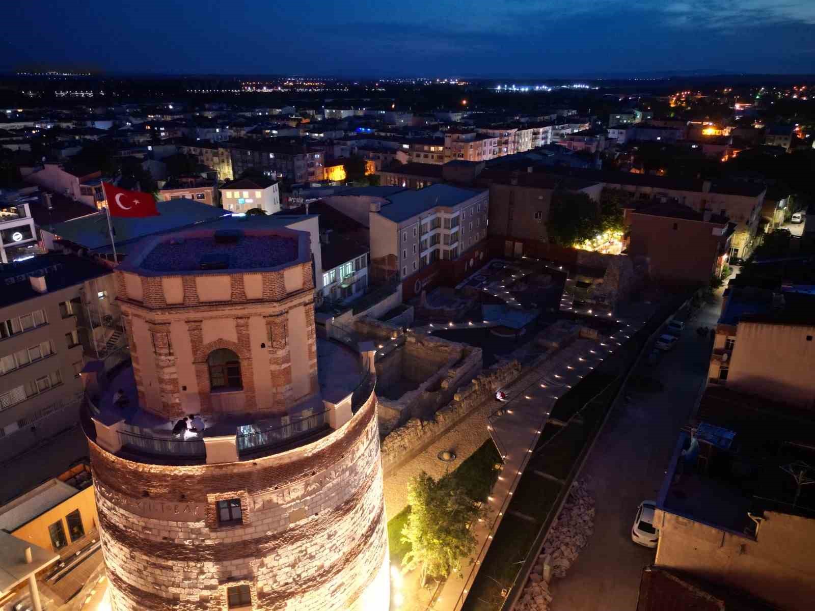 BAKAN ERSOY: "EDİRNE’NİN SİMGE YAPILARINDAN MAKEDONYA ESKİ SAAT KULESİ’Nİ YENİDEN AYAĞA KALDIRDIK"