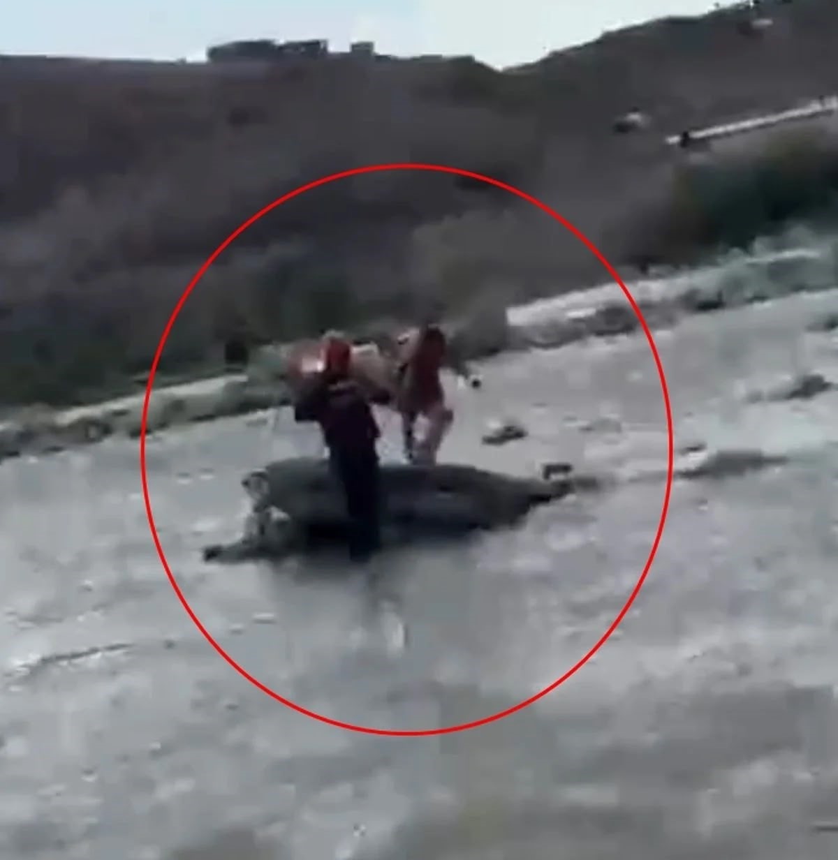 KEZER ÇAYI’NDA MAHSUR KALAN ÇOCUĞU AFAD KURTARDI