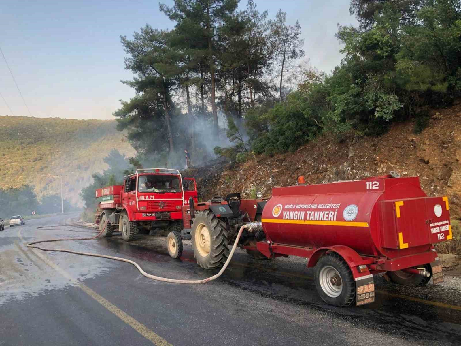 MENTEŞE’DE ORMAN YANGINI BÜYÜMEDEN SÖNDÜRÜLDÜ