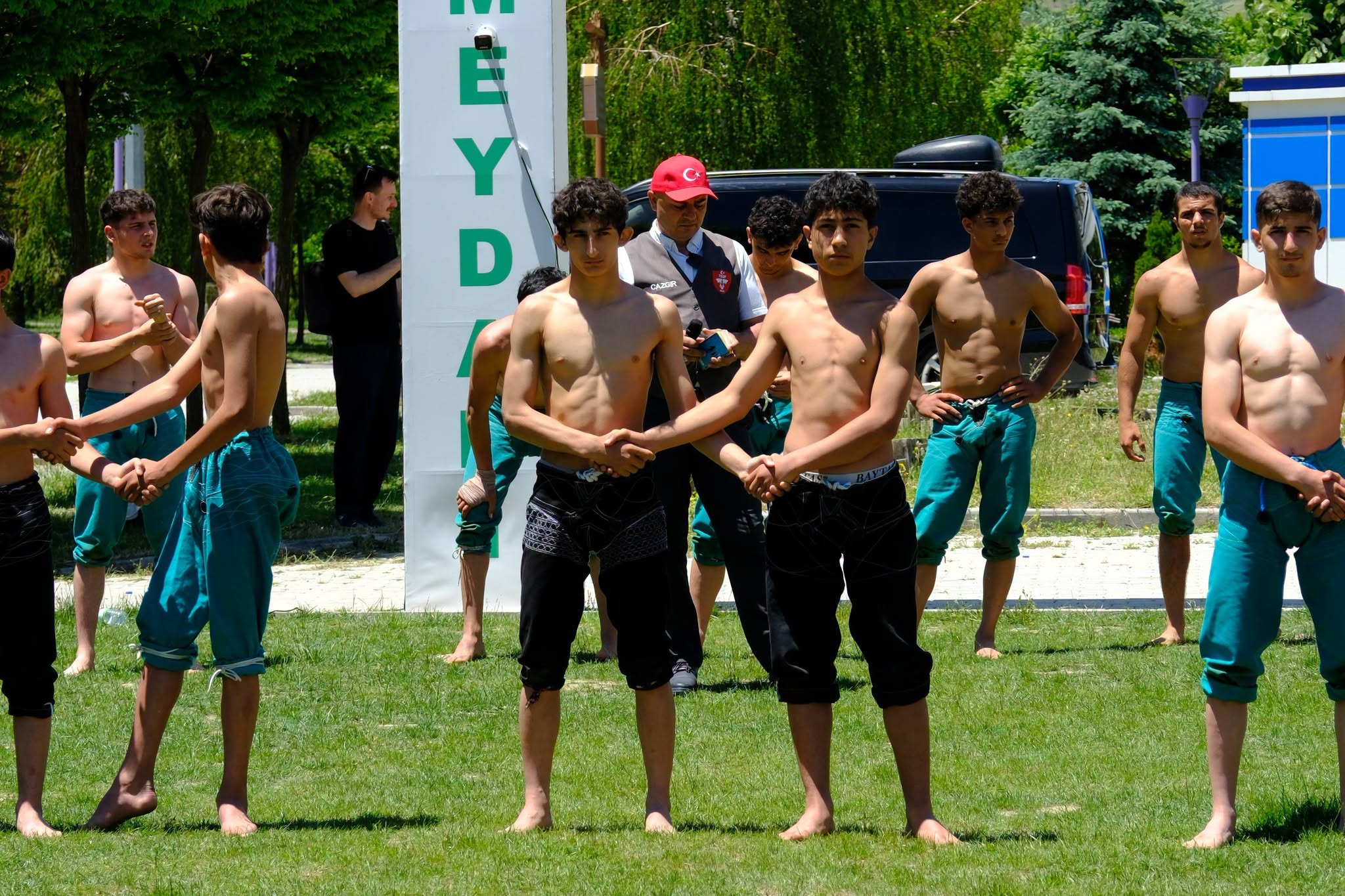 OKUL SPORLARI GÜREŞ FİNAL KARŞILAŞMALARI SPOR VADİSİNDE DEVAM EDİYOR