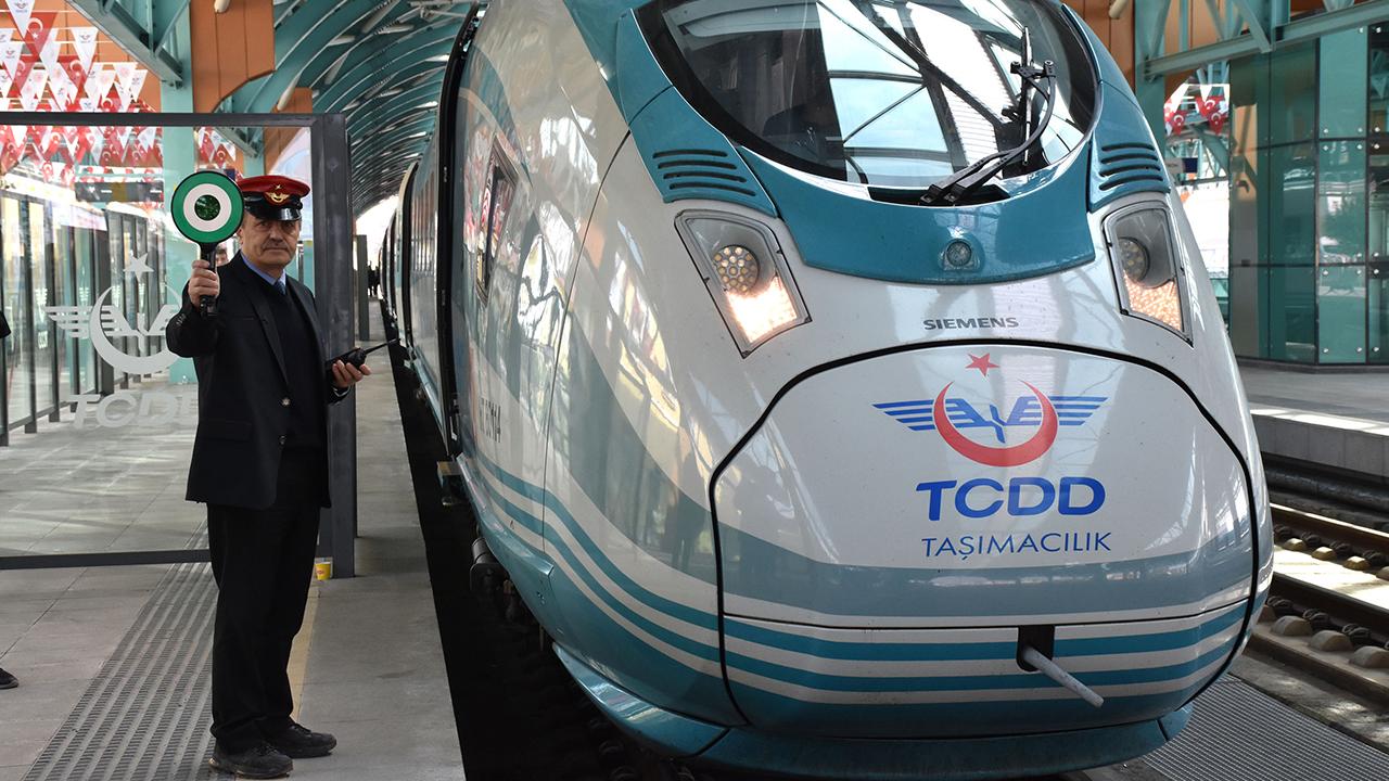 YHT YOLCULARINI RAHATLATAN KARAR.. ANKARA-YOZGAT- SİVAS HIZLI TREN HATTINDA EK SEFER UYGULAMASINA BAŞLANDI