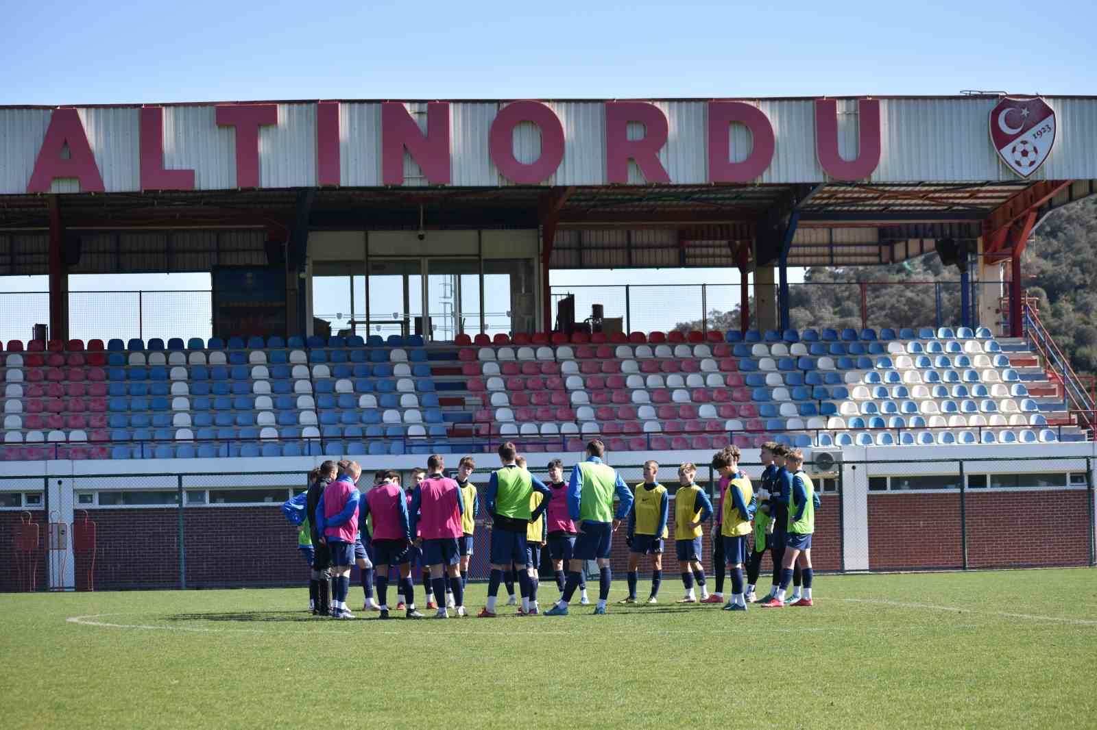 ALTINORDU LİGDEN ÇEKİLDİ