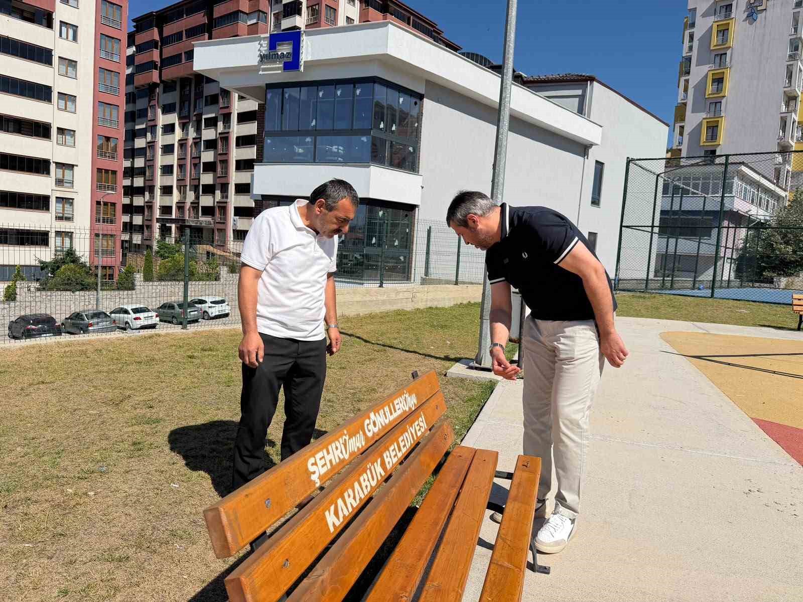 BAŞKAN ÇETİNKAYA PARKA ZARAR VERENLERE: "BUNLAR KARABÜK DÜŞMANI"
