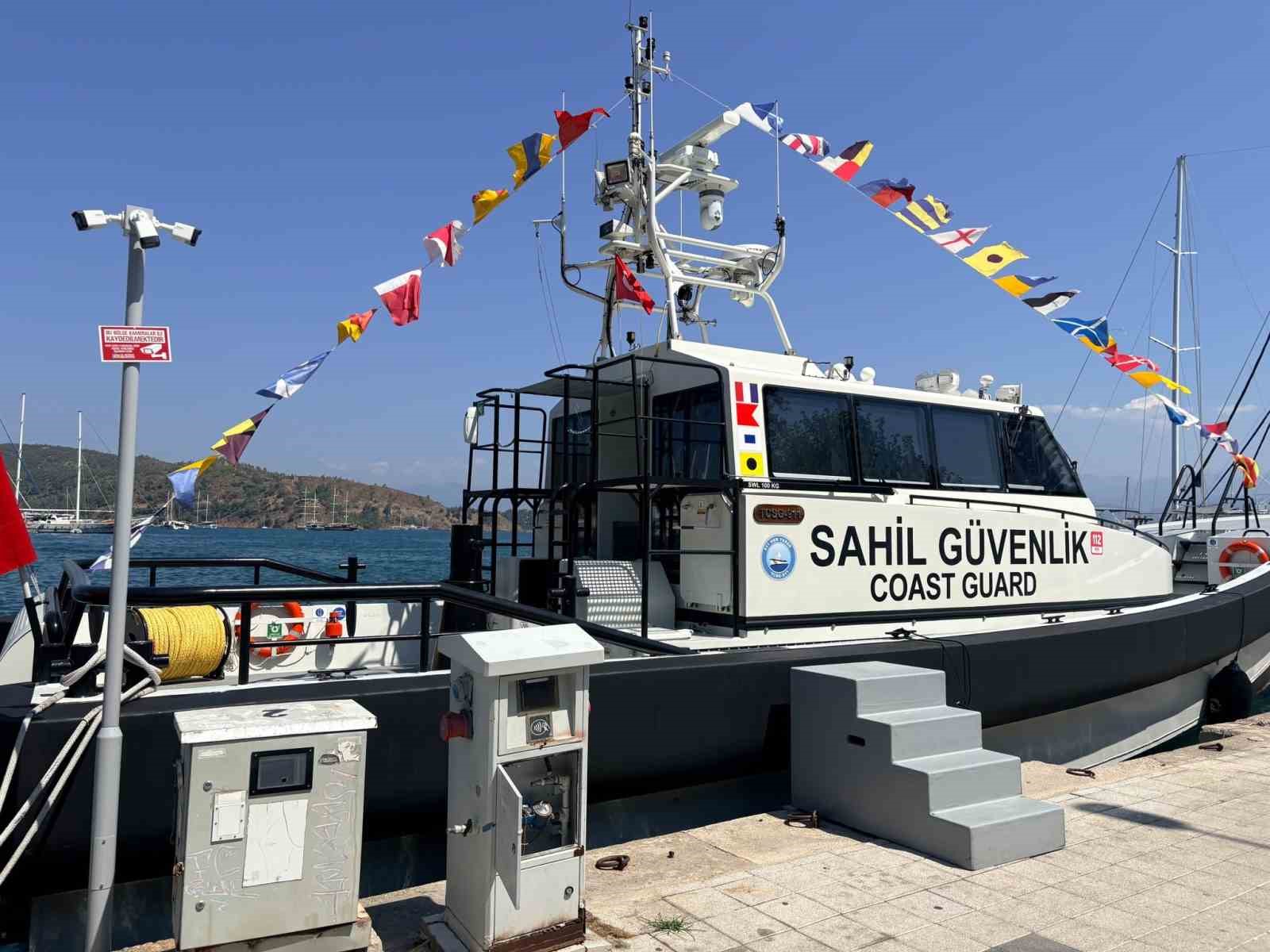 SAHİL GÜVENLİK BOTU FETHİYE’DE HALKIN ZİYARETİNE AÇILDI