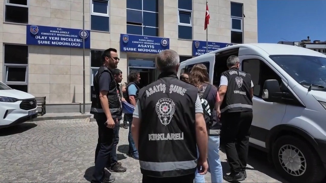 ARAÇLARIN ŞASE NUMARALARINI DEĞİŞTİRİP PİYASAYA SÜREN ÖRGÜTE OPERASYON: 42 GÖZALTI