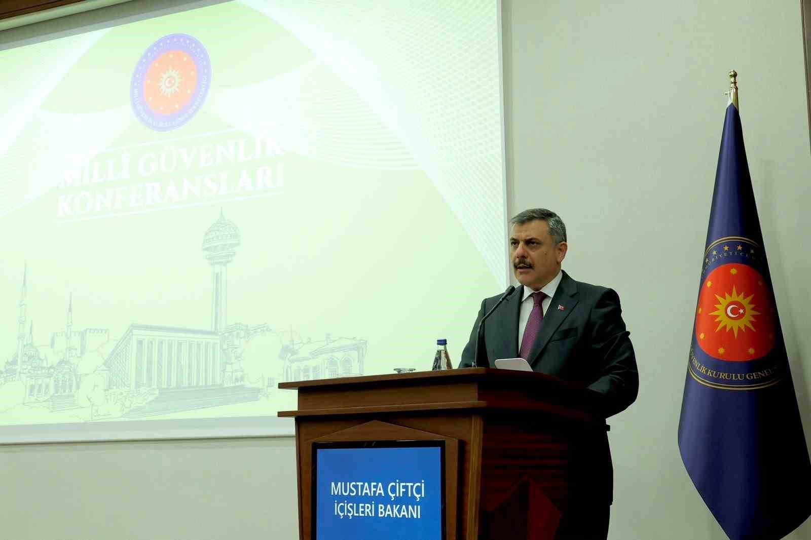 BAKAN ÇİFTÇİ: "2026 YILINI ORGANİZE SUÇ ÖRGÜTLERİ VE UYUŞTURUCU İLE MÜCADELE YILI İLAN ETTİK"