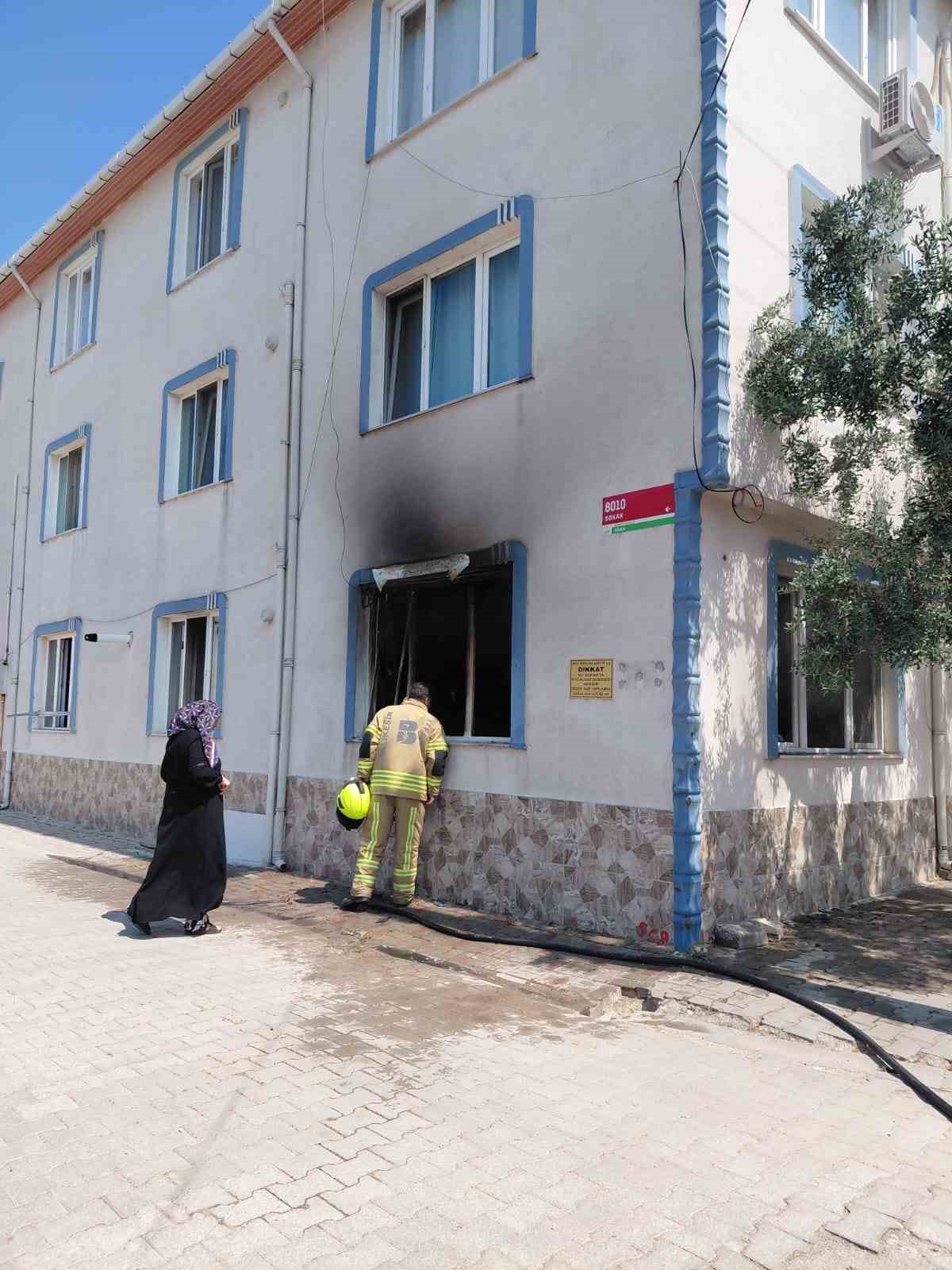 GÖNEN’DE BİR EVDE ÇIKAN YANGIN HASARA NEDEN OLDU