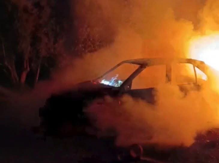 HATAY’DA OTOMOBİL ALEVLERE TESLİM OLDU