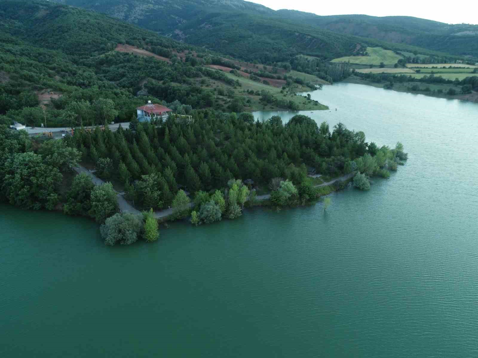 YOZGAT’TA YEŞİLİN HER TONU SAKLI GÜZELLİK PELİTLİ GÖL’DE